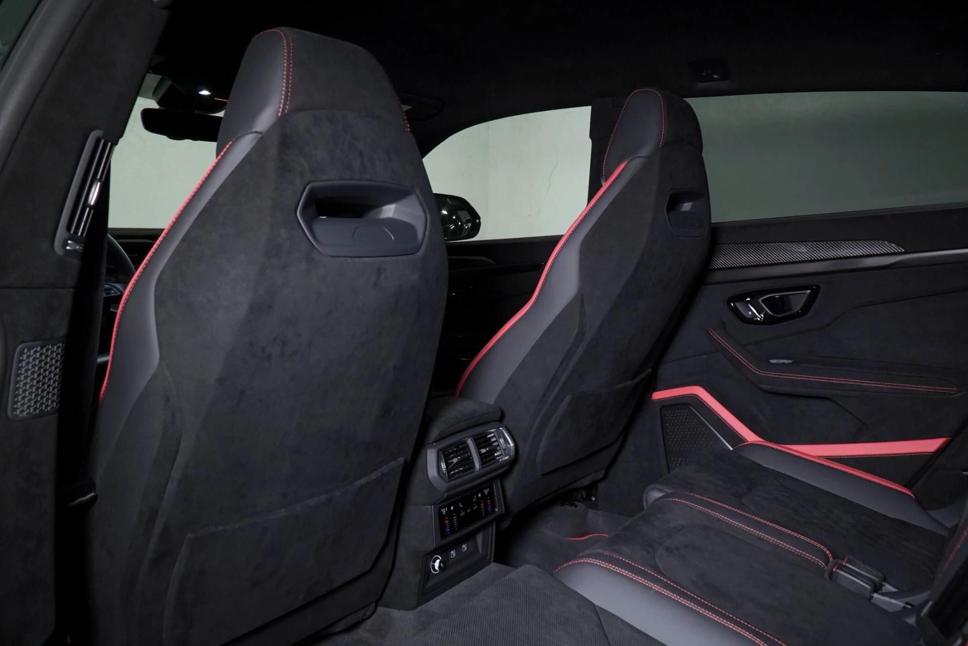 mph023_3232400774_Used_2023_Lamborghini_Urus_Performante_1773400197_186e26c60c