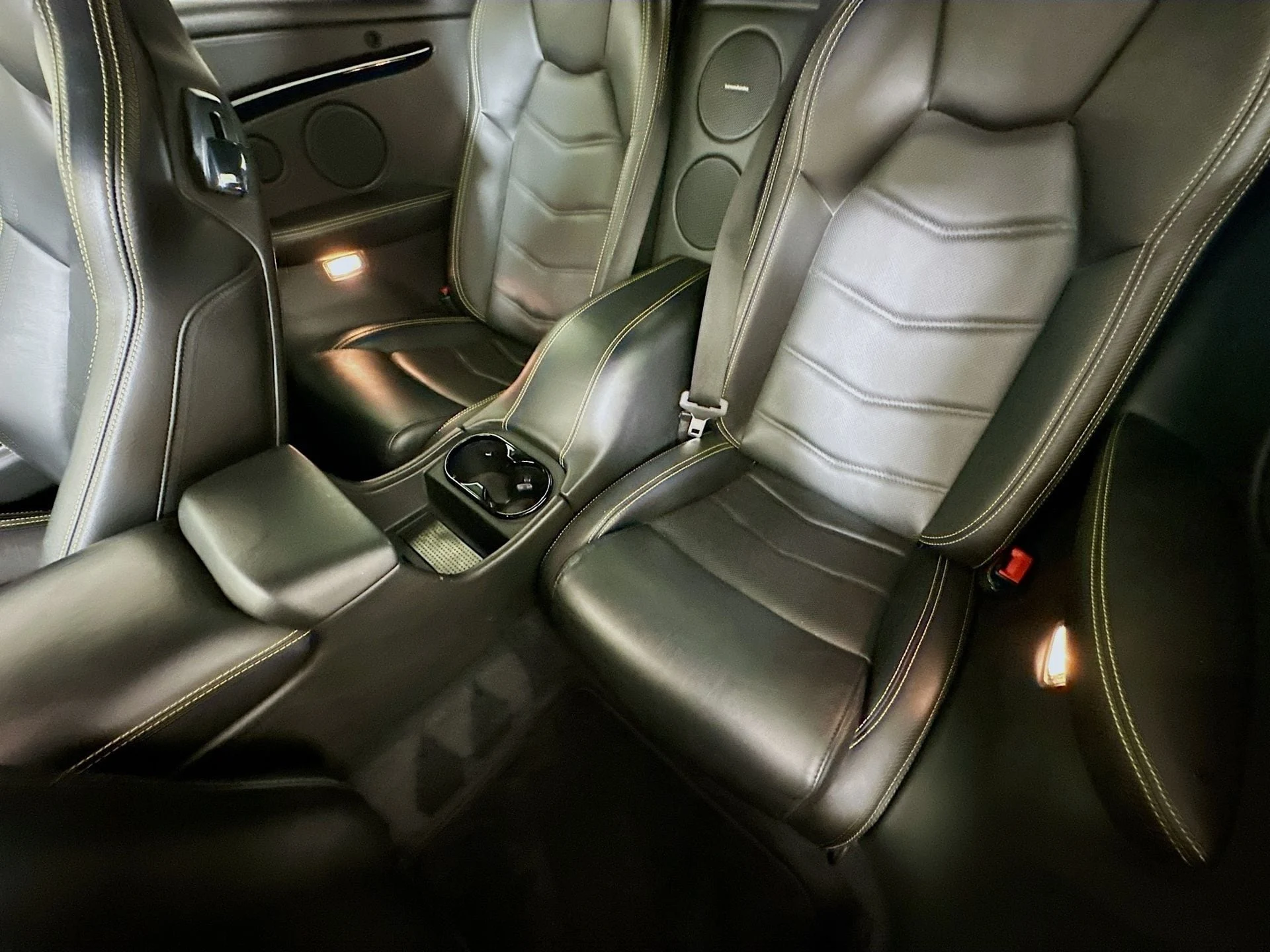 mph023_3245443139_780c4852a70f0f65e69c7eebf4c15d3ax_55083e742a