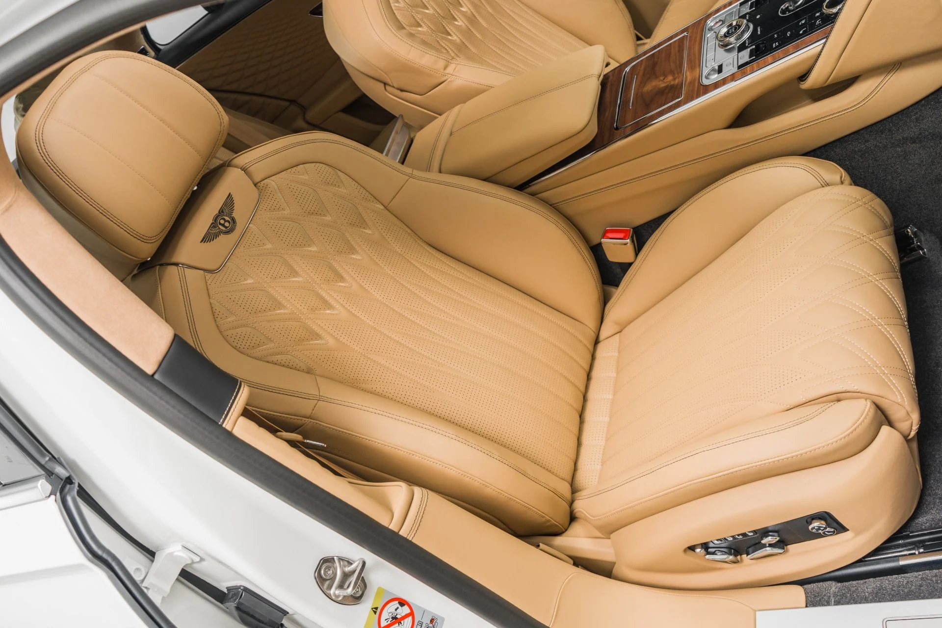 mph023_3249925723_Used_2026_Bentley_Flying_Spur_Azure_1772059089_0189ec4b60