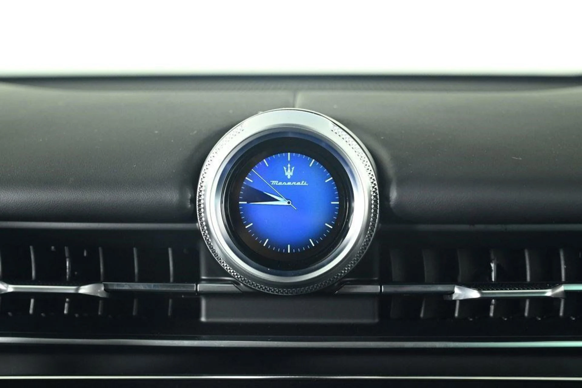 mph023_3268952868_new_2025_maserati_grecale_awd_11350_22975687_23_1024_13511ab91c