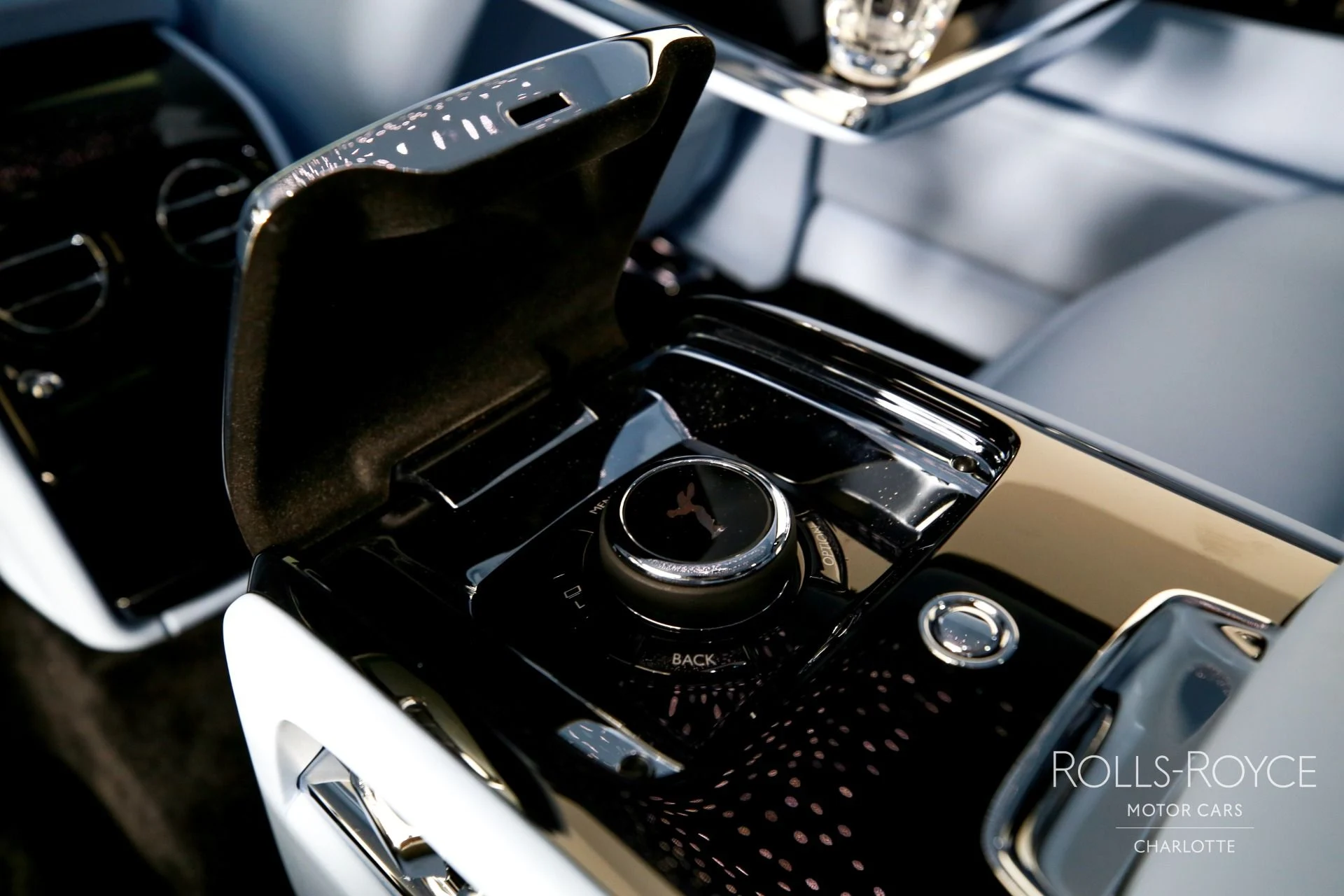 mph023_326922750_Used_2026_Rolls_Royce_Phantom_1776091031_d6c3966c0a