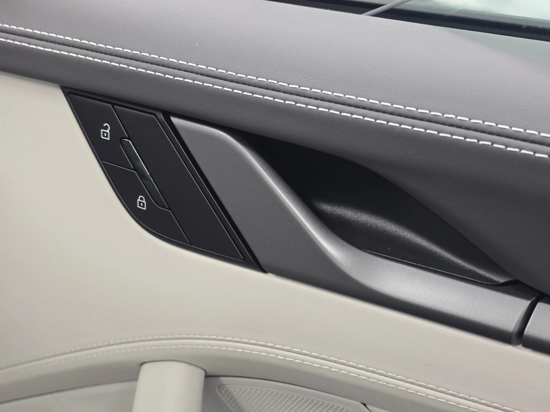 mph023_3272399070_de64b1a2d7f6526d73ca2733ebc2ff1ax_0fc24e9f30