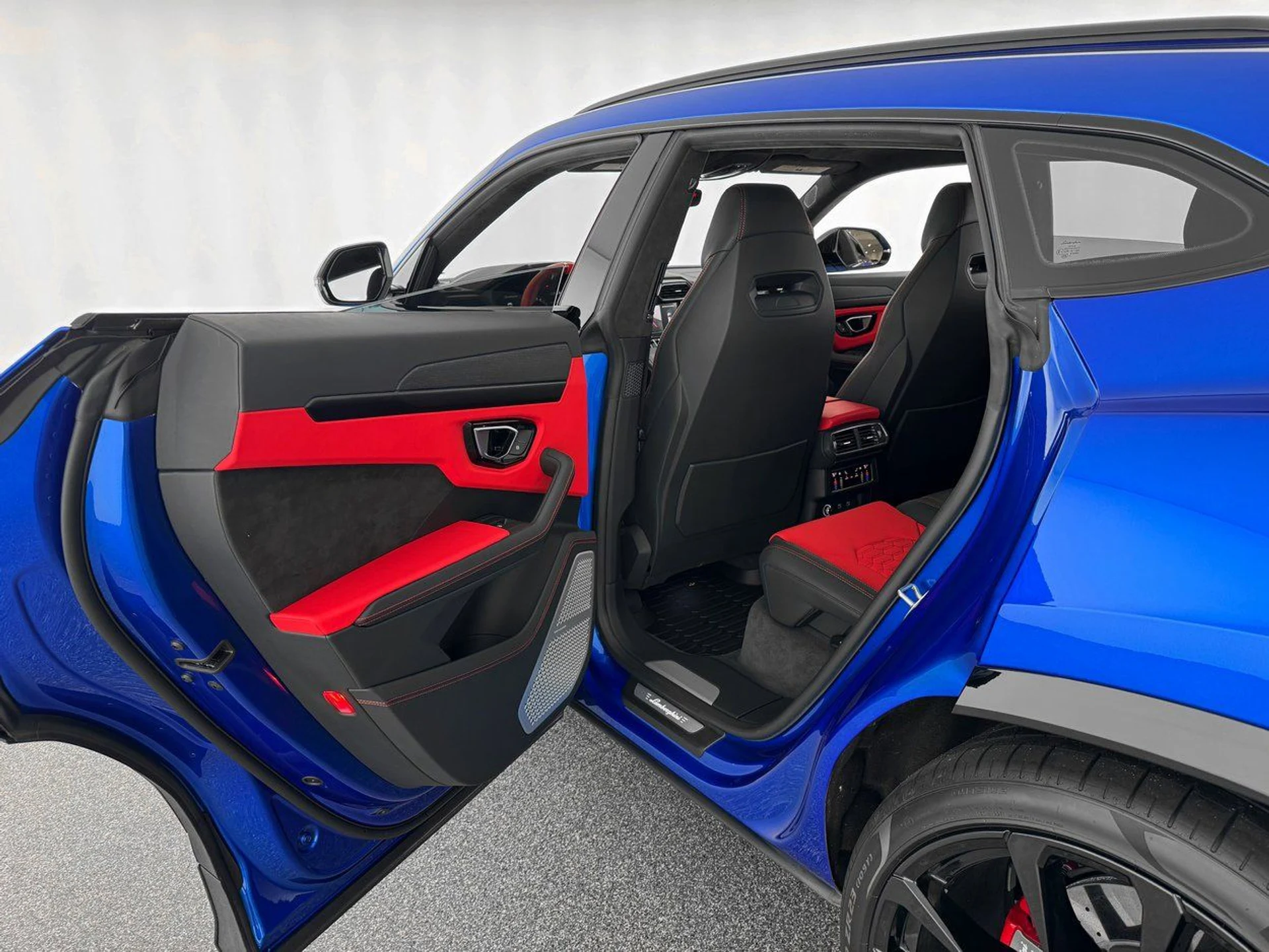 mph023_32752453_b6f39ee67e76ee6980a38252eafbc0c2x_23ba5d41bc