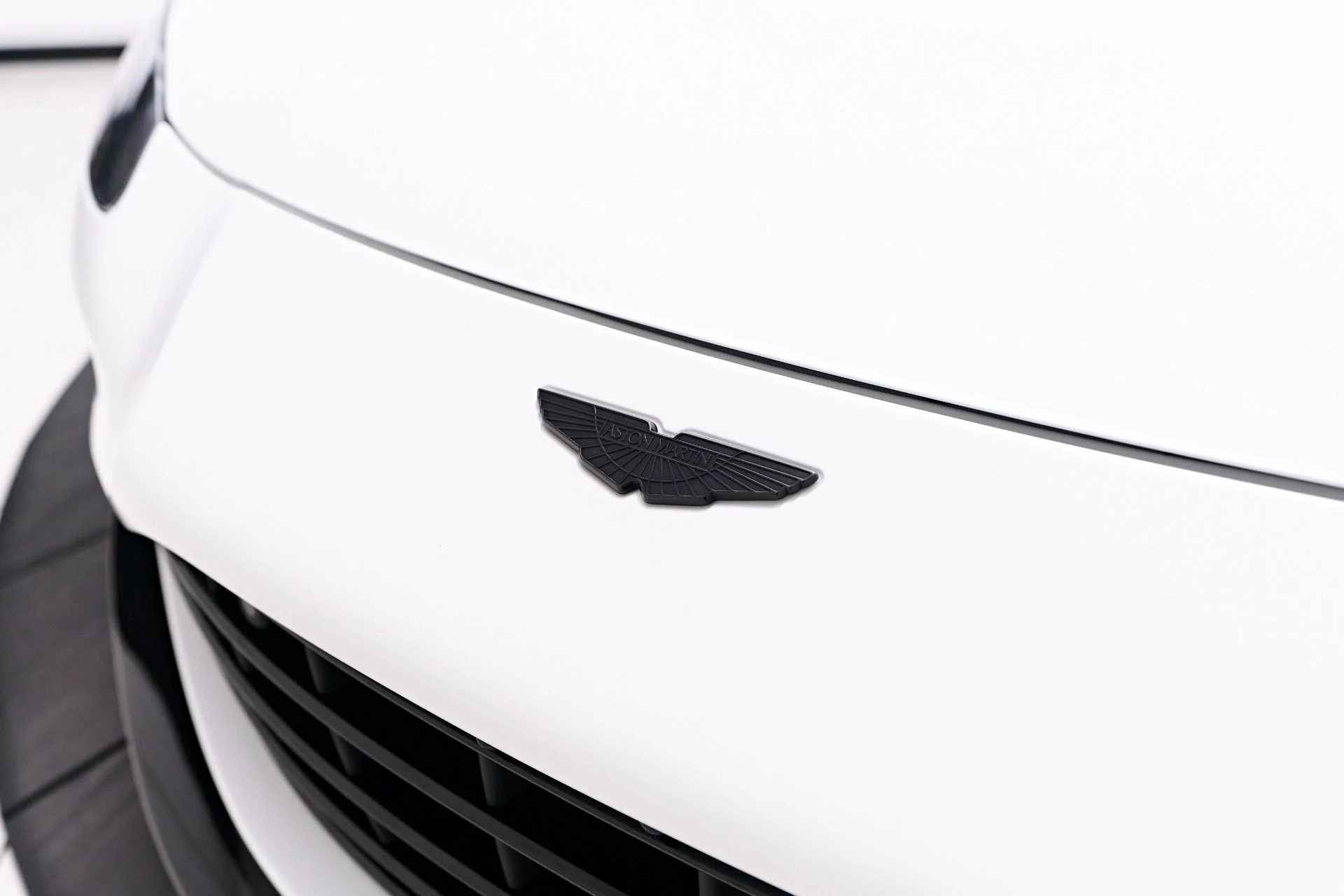 mph023_3275395903_Used_2023_Aston_Martin_Vantage_F1_Edition_1754013179_bc5e5cc80b