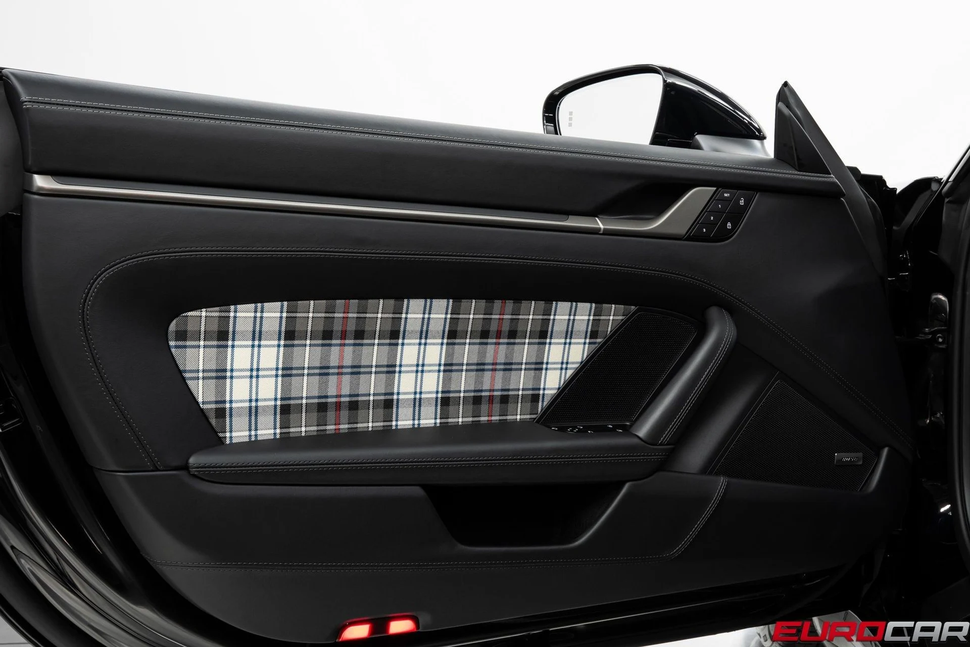 mph023_3276129507_image_24_1d2c1981b4