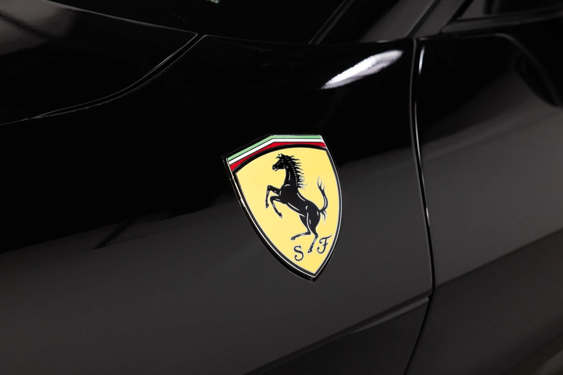 mph023_3278531561_Used_2014_Ferrari_F12berlinetta_1784559579_005cfb5f81