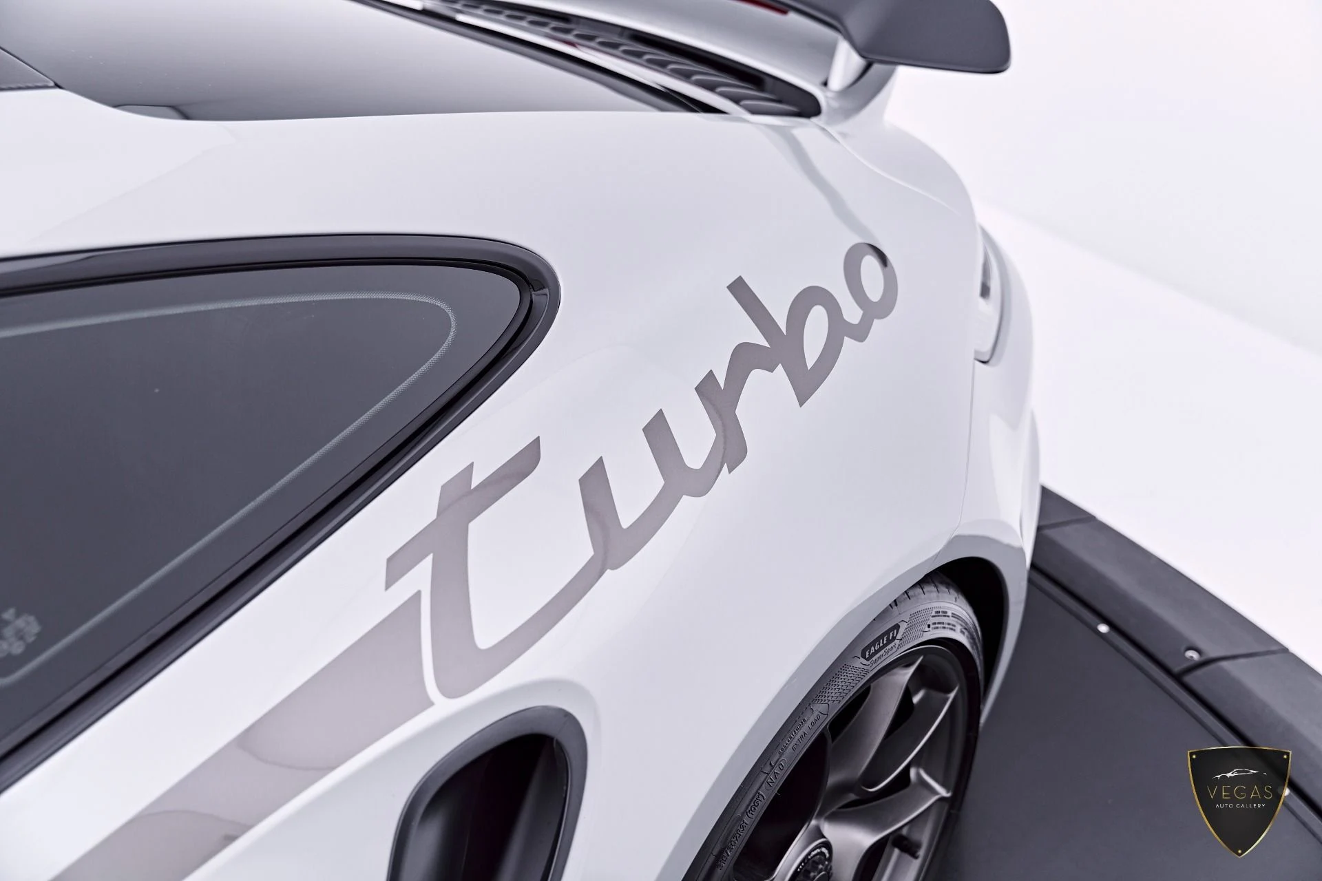 mph023_3278553182_Used_2025_Porsche_911_Turbo_50_1782521927_77cb37a7bd