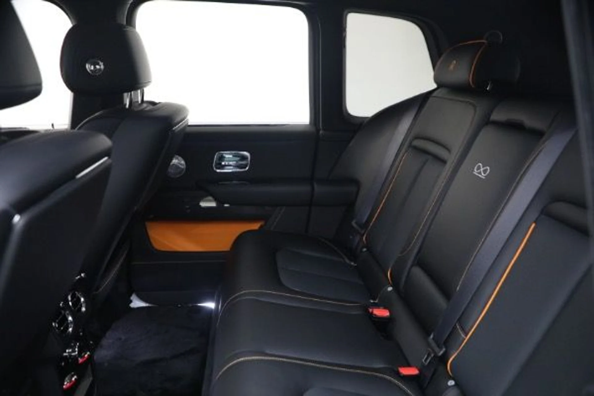 mph023_328031599_Used_2026_Rolls_Royce_Black_Badge_Cullinan_22614e59d4