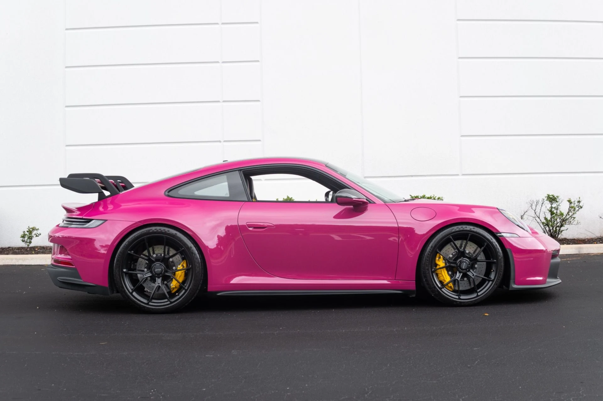 mph023_3289398276_Used_2024_Porsche_911_GT_3_1776966322_44b81ca35c