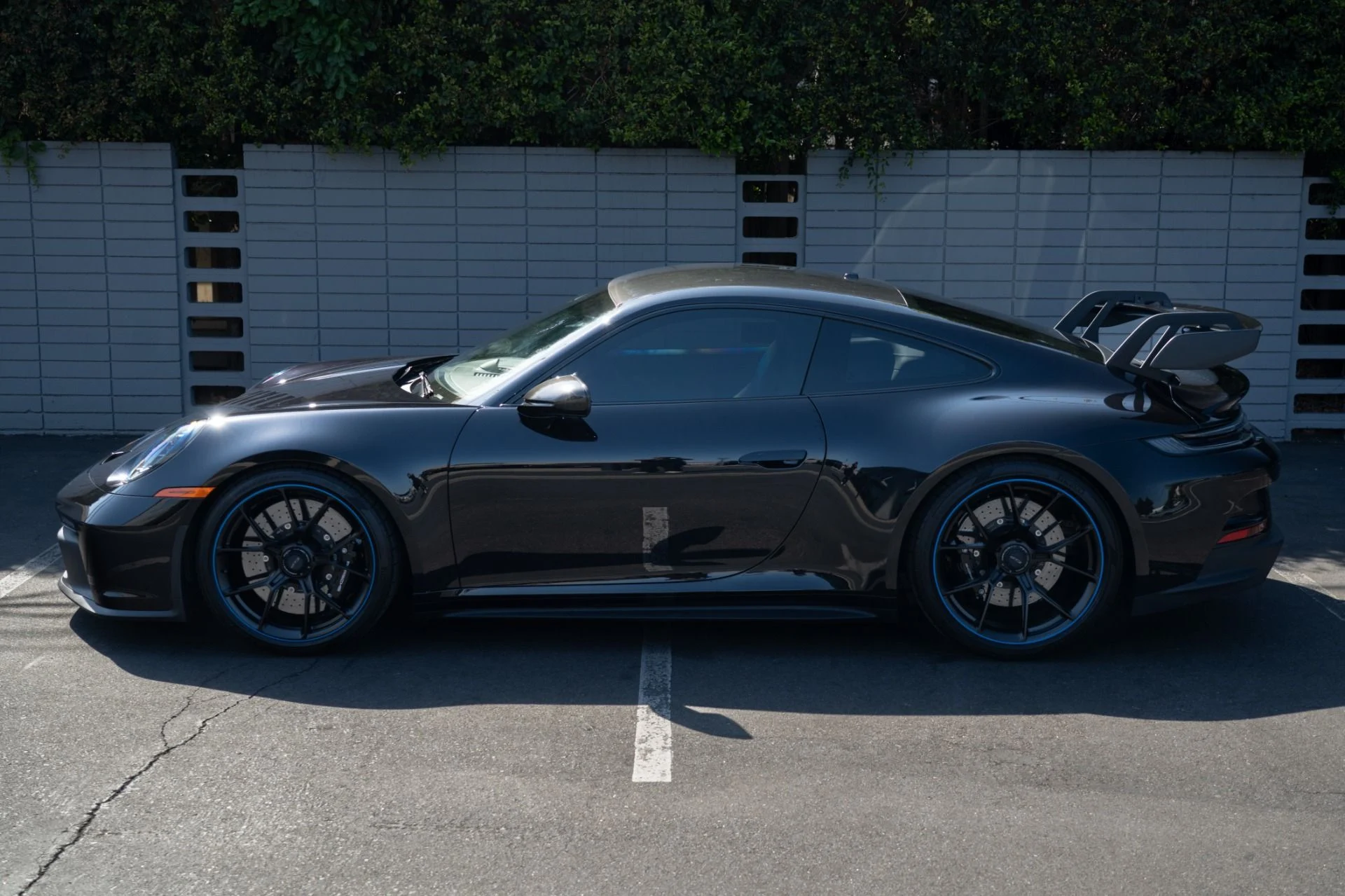 mph023_3292019542_Used_2023_Porsche_911_GT_3_1757718966_1df3dcd5ef