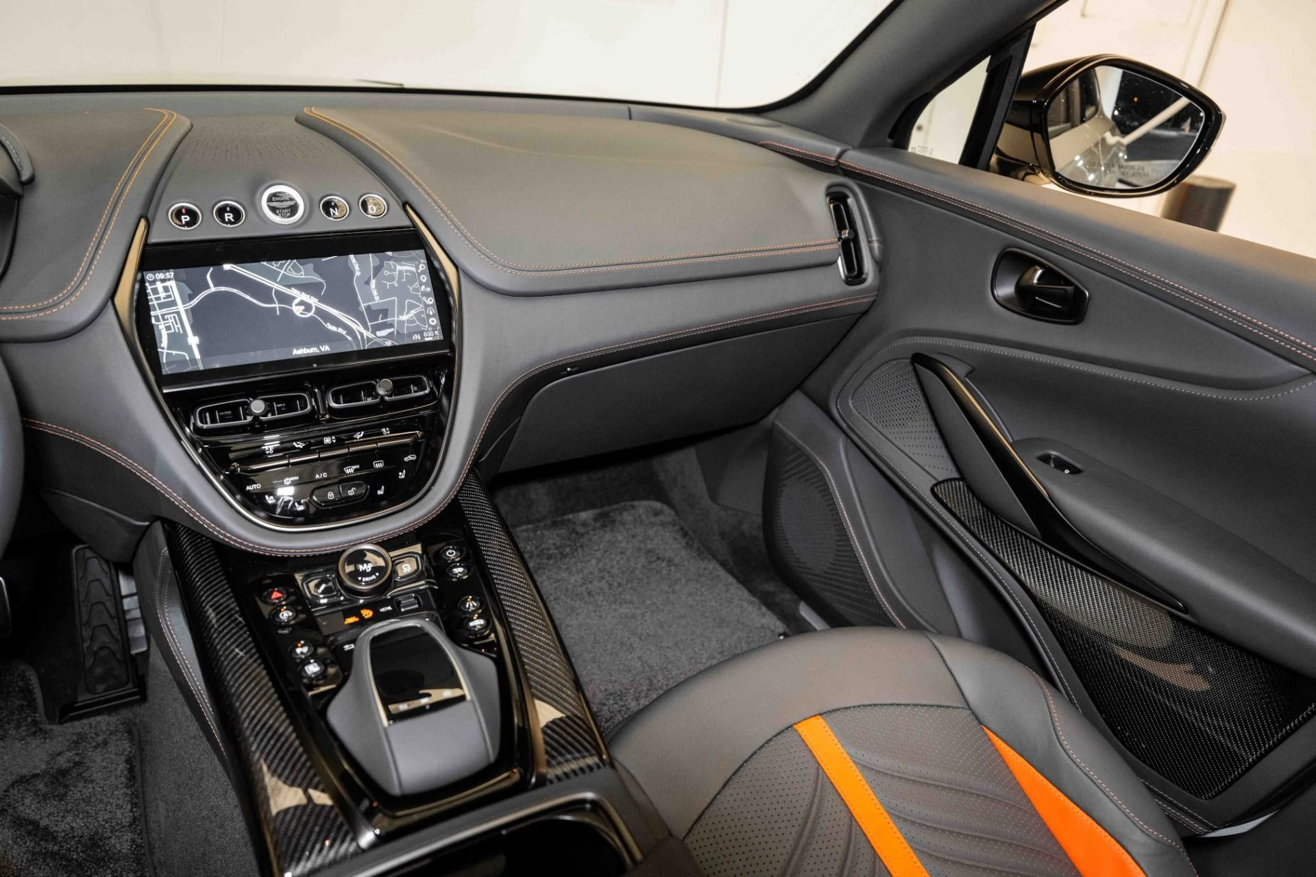 mph023_3301470250_Used_2024_Aston_Martin_DBX_707_1701892795_acdfaece7c