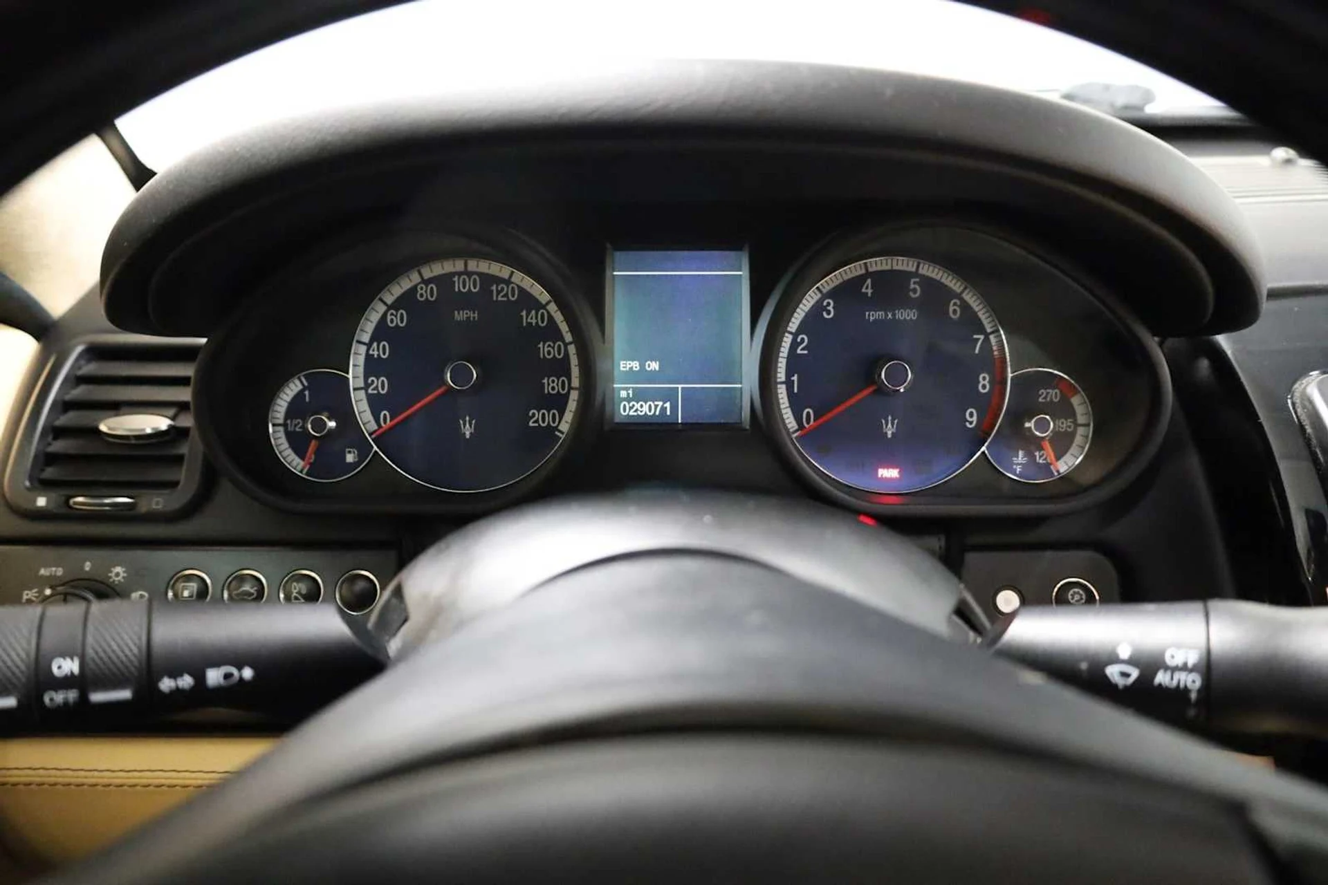 mph023_3305120637_513eb74950077f30772cd61d7134e994_5e6eeda208