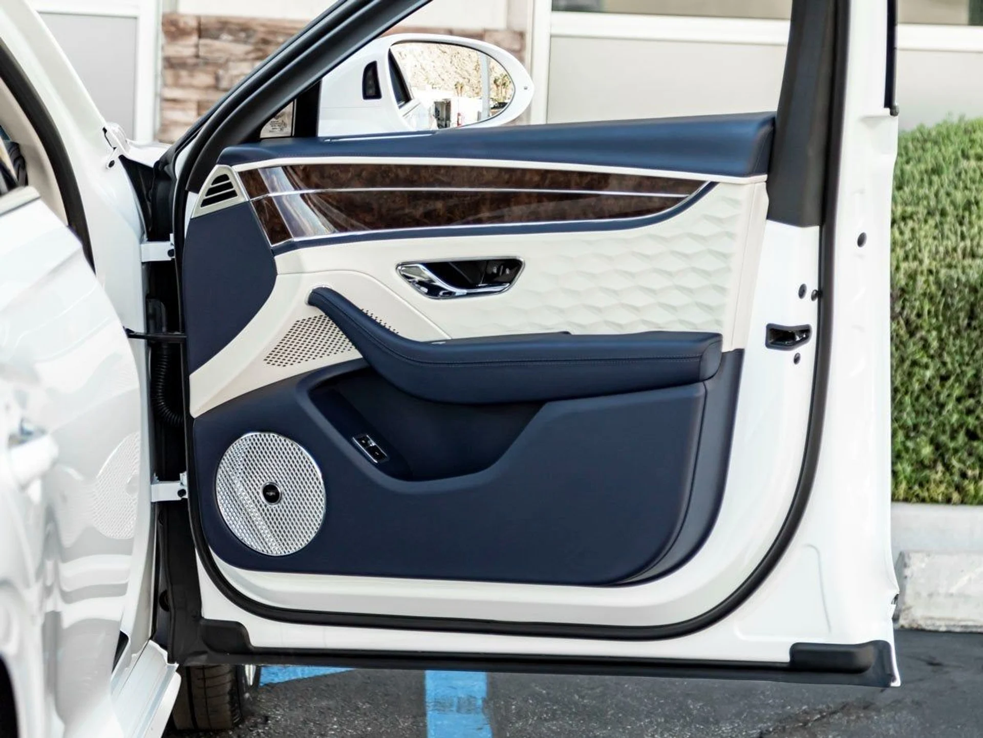 mph023_3321199126_24_d374c46bdc