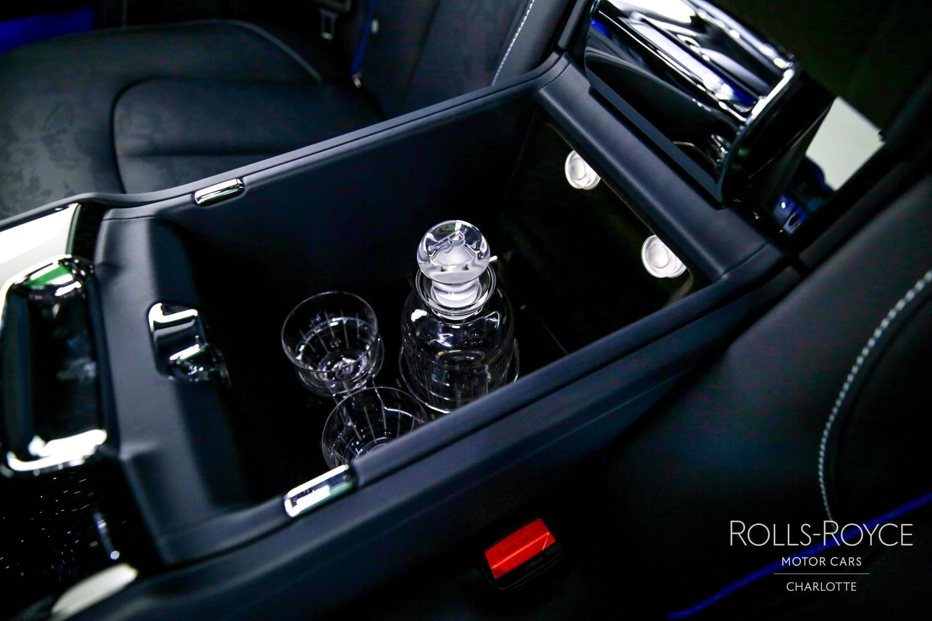 mph023_3334341917_Used_2024_Rolls_Royce_Black_Badge_Cullinan_BLUE_SHADOW_1726069494_08f6ba67a2