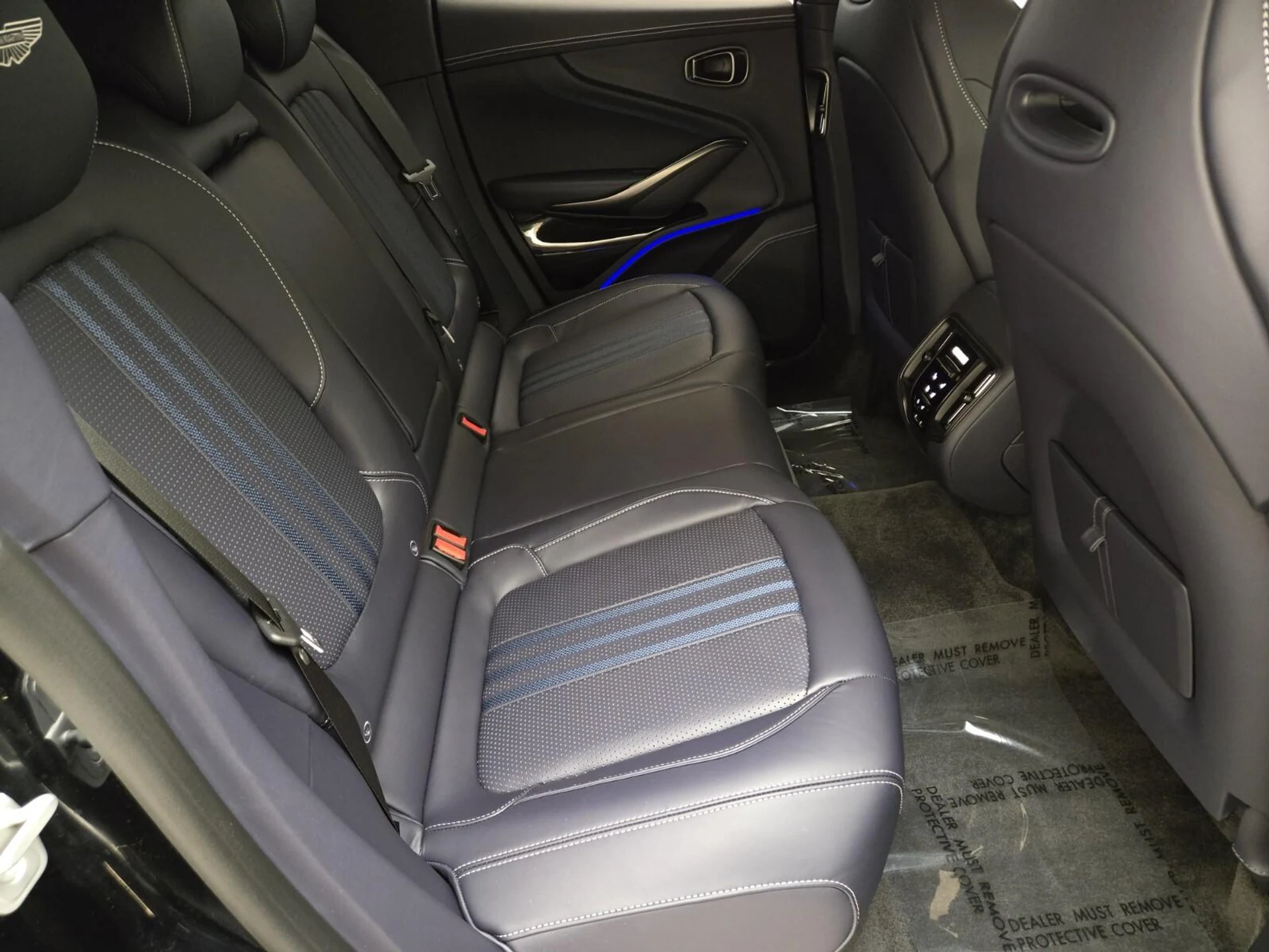 mph023_3334533448_New_2025_Aston_Martin_DBX_707_1753162630_0c2f8da404