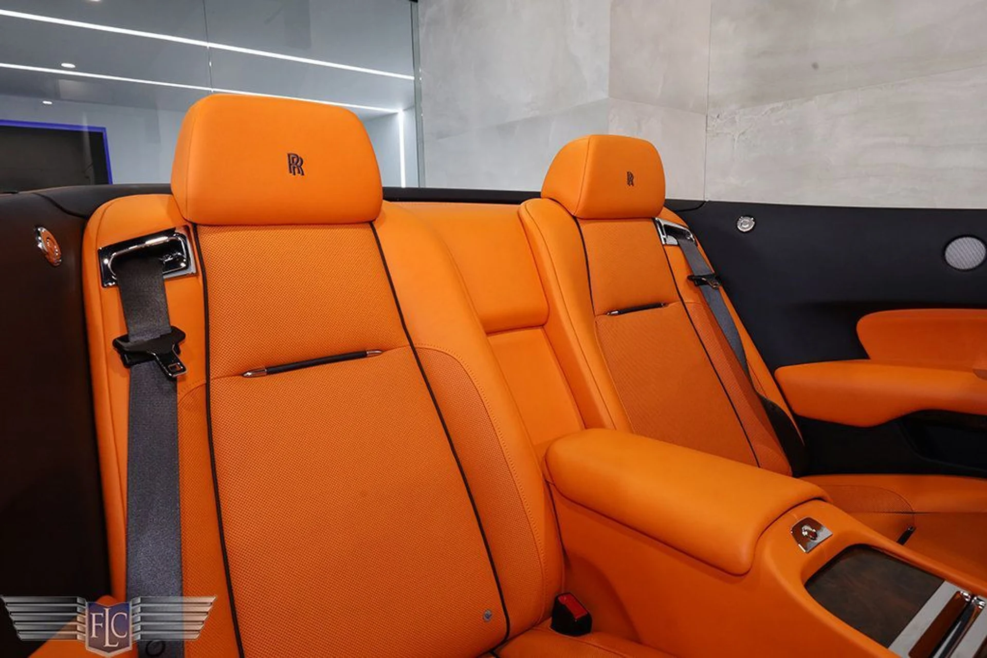 mph023_3336945361_used_2017_rolls_royce_dawn_convertible_9689_22999334_24_1024_ce5ba85dd1