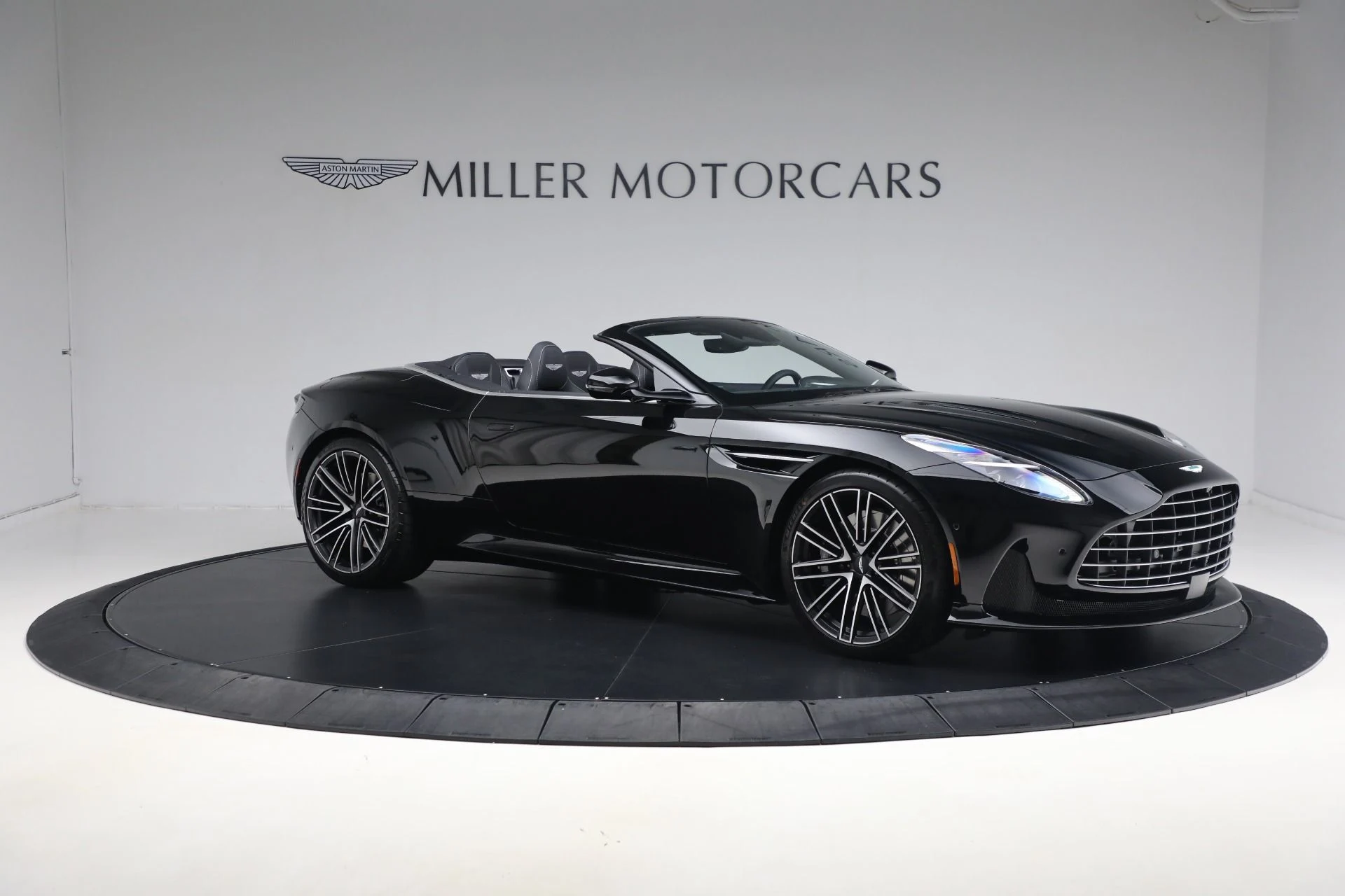 mph023_3338574247_New_2025_Aston_Martin_DB_12_Volante_b53c1b57e0