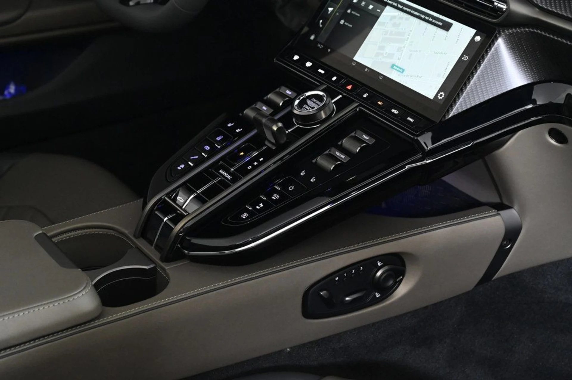 mph023_3339180224_new_2026_aston_martin_vantage_sroadster_11350_22966411_23_1024_6dd398d2b2