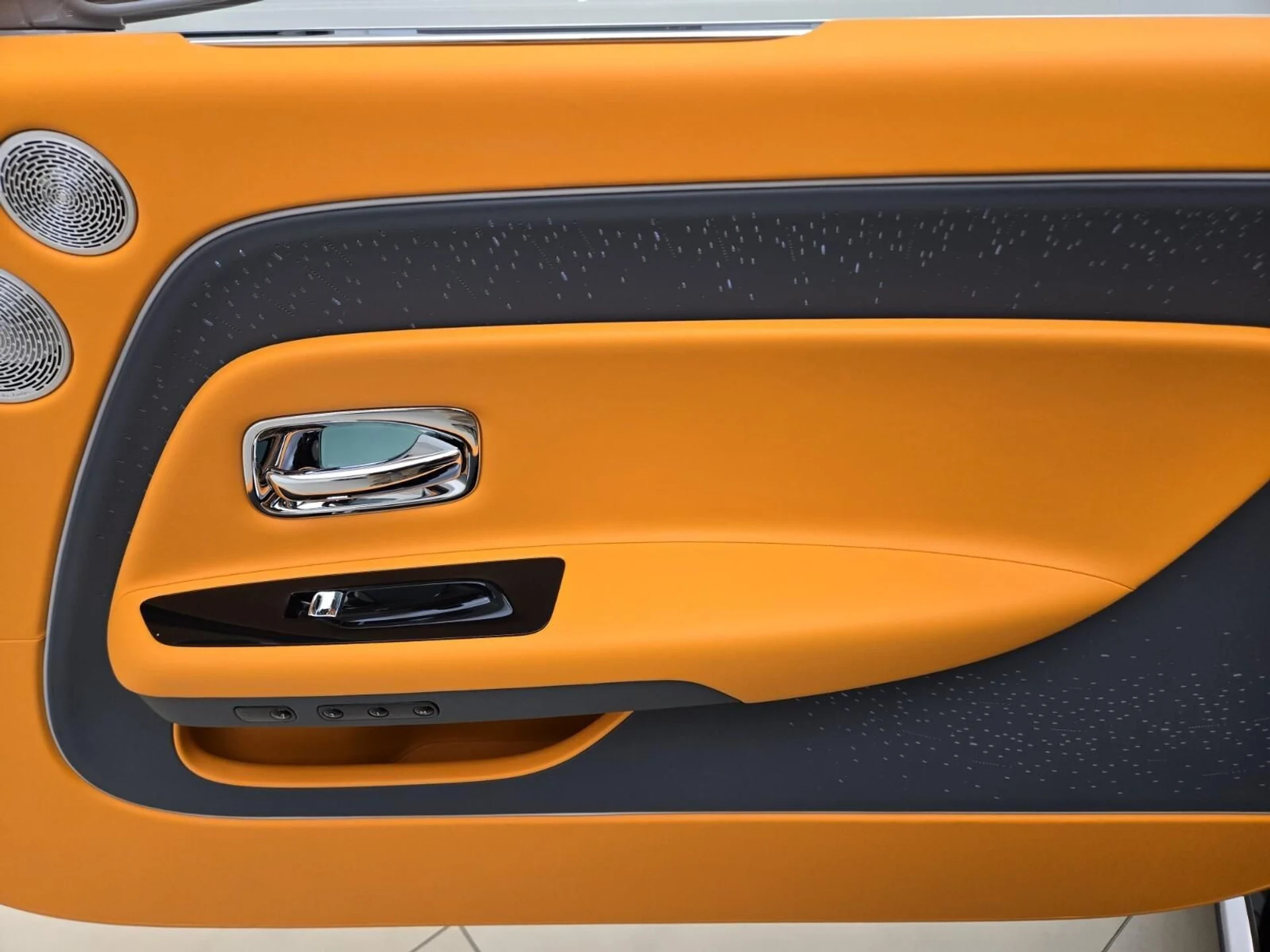 mph023_3342222397_New_2025_Rolls_Royce_Spectre_1753162510_9587f6fcde