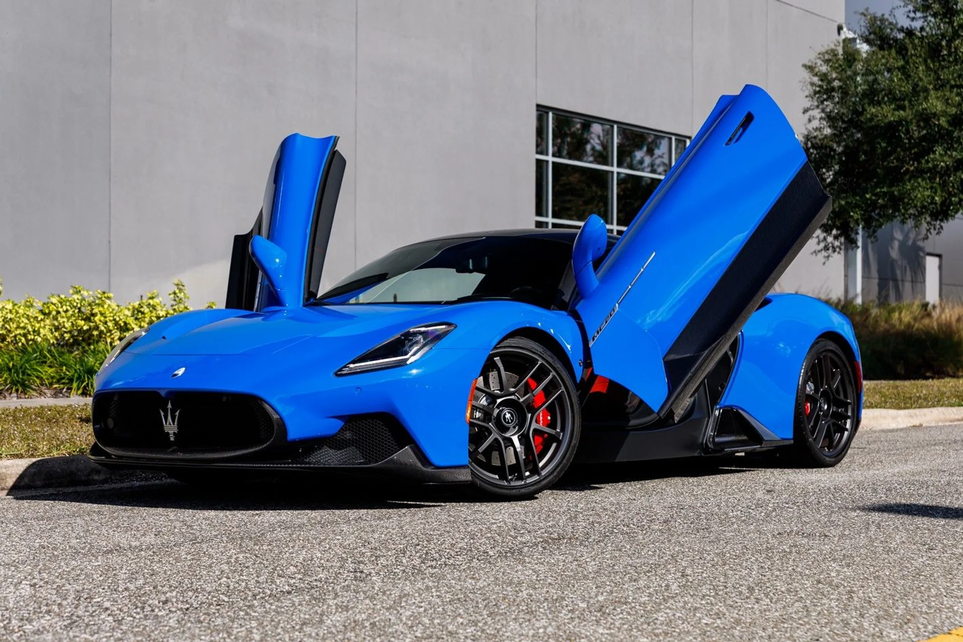 mph023_334777153_641_p24_l_05edee6fd3