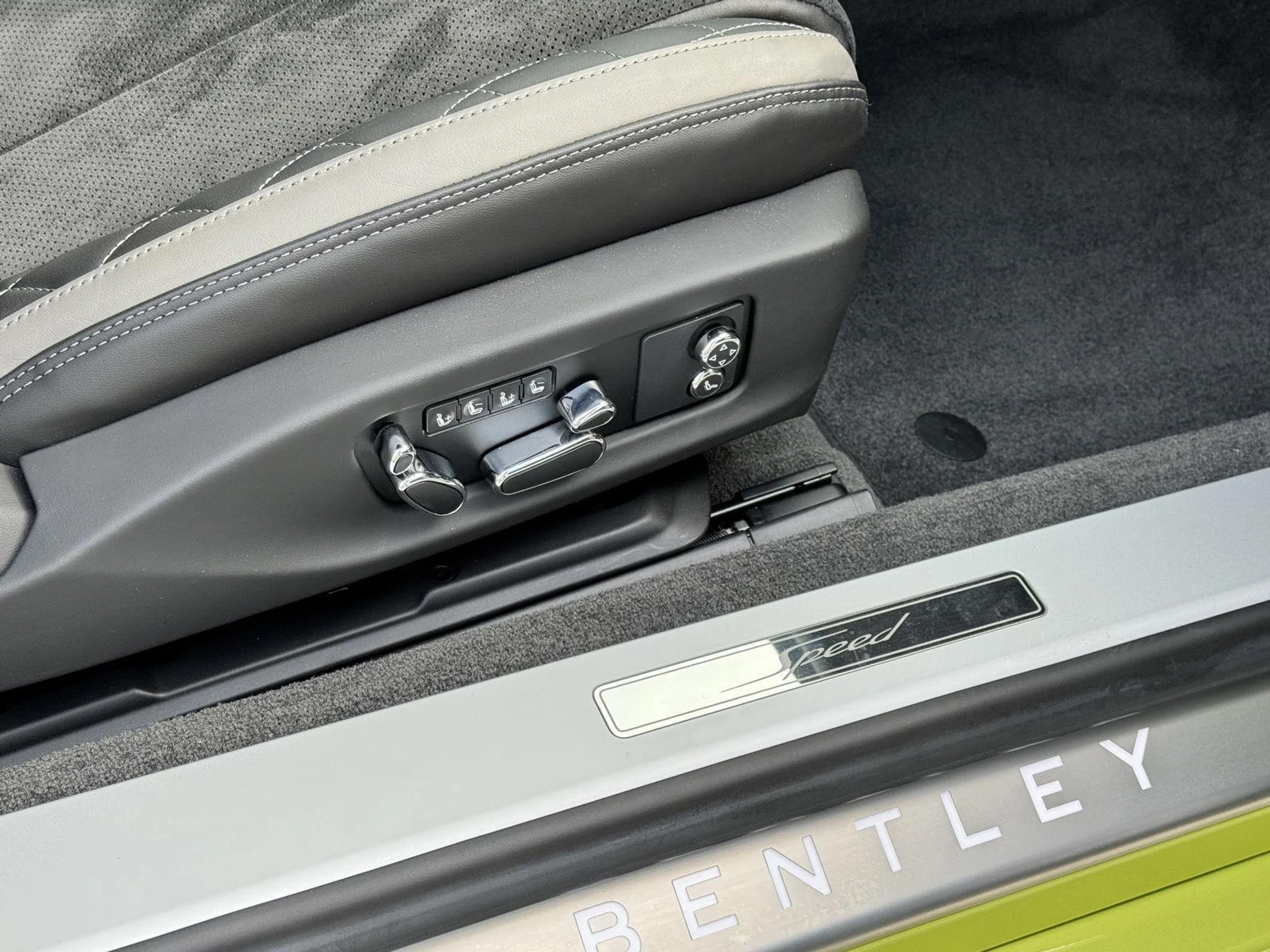 mph023_3358062319_5d844bd4857f2b45db11d09cd3756799_010fd03139