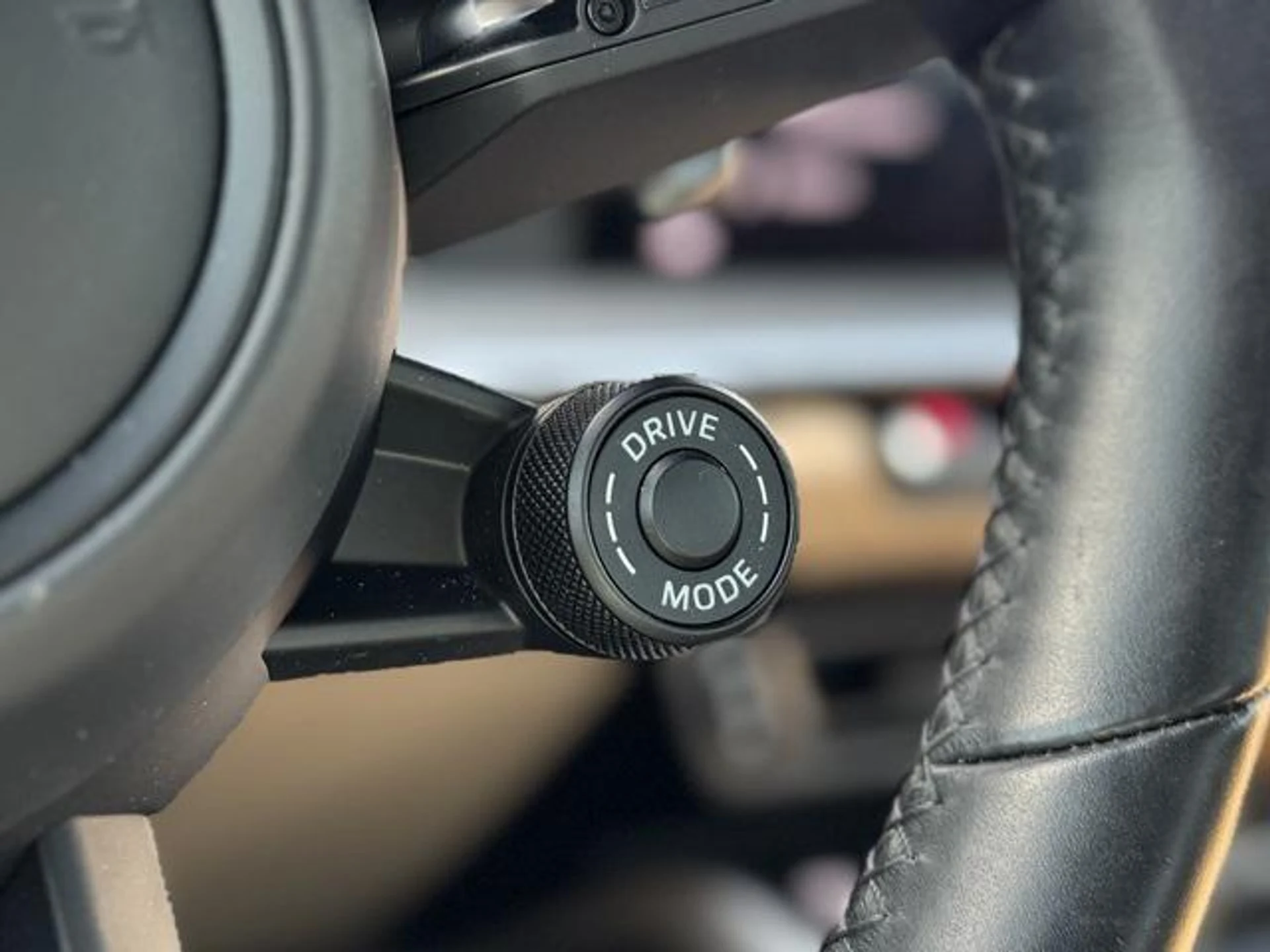 mph023_3361546403_G61z_C6_L9r_TL_r_UP_1_OX_5_Wz_Nr_W3_T4_d45e6805b6