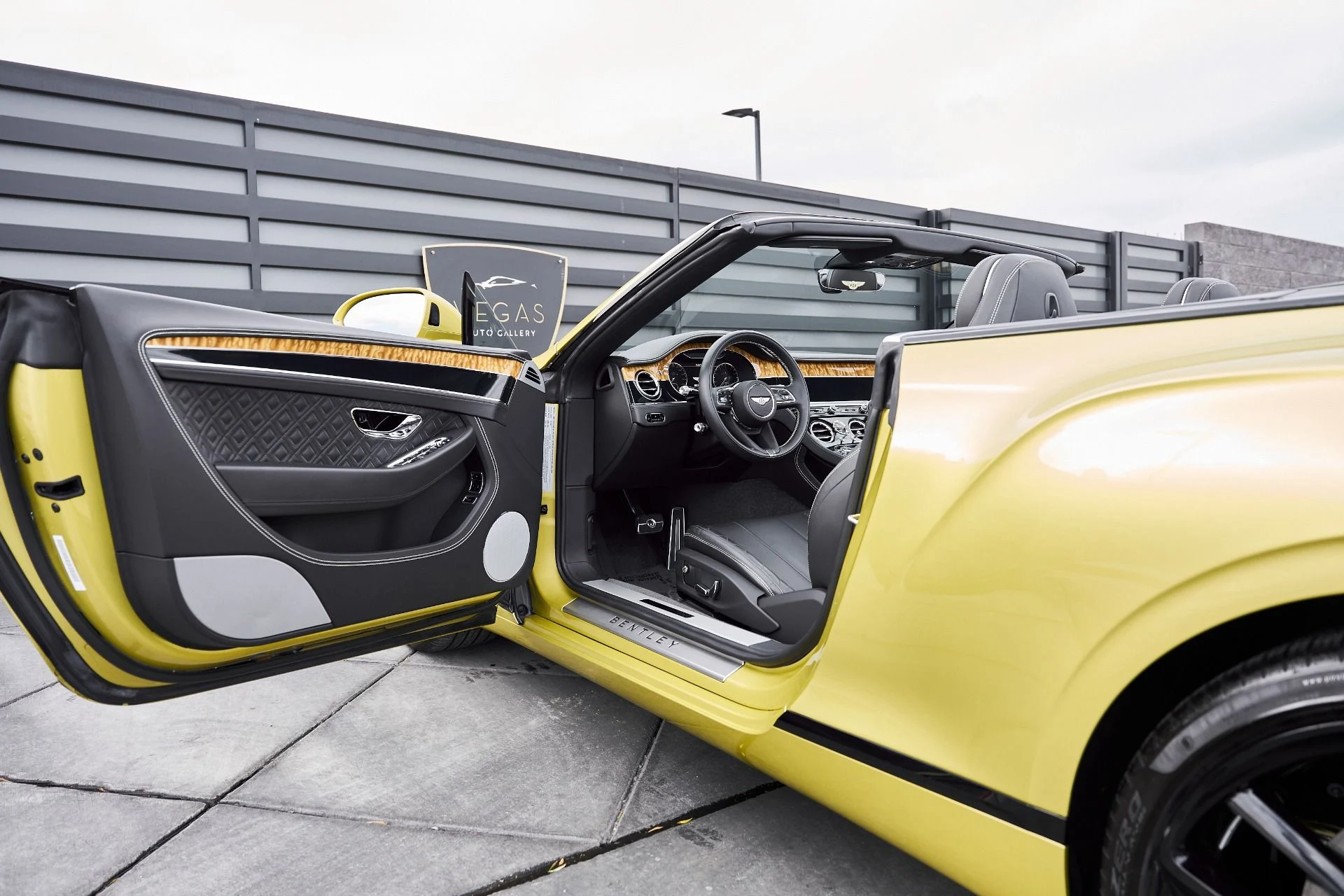 mph023_3365276038_Used_2022_Bentley_Continental_GT_V8_1766800358_9f24ed52a4