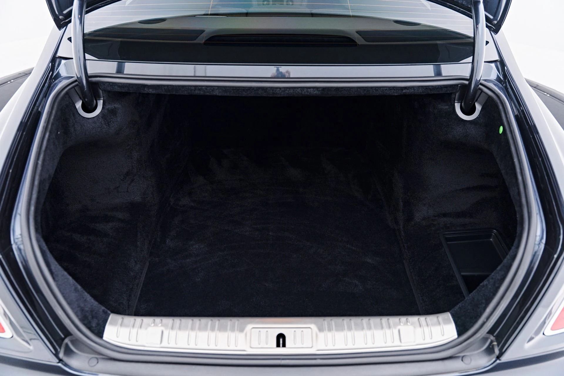 mph023_3370371621_Used_2016_Rolls_Royce_Ghost_Base_1791332971_189acaf972