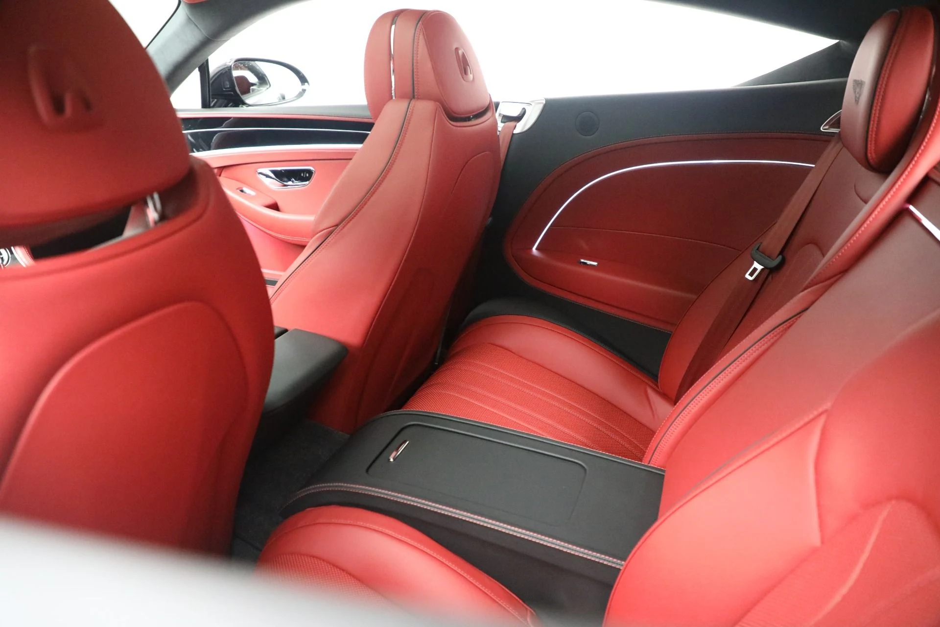 mph023_337447288_Used_2023_Bentley_Continental_GT_V8_1693428766_ef7761de61