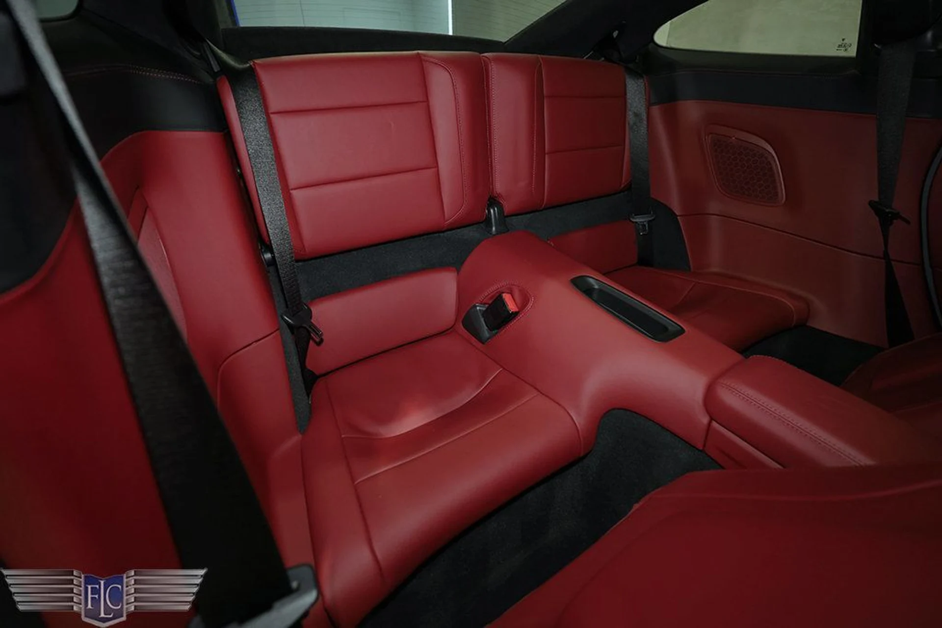 mph023_3375616175_used_2018_porsche_911_turboscoupe_9689_22116353_24_1024_6408e8f599