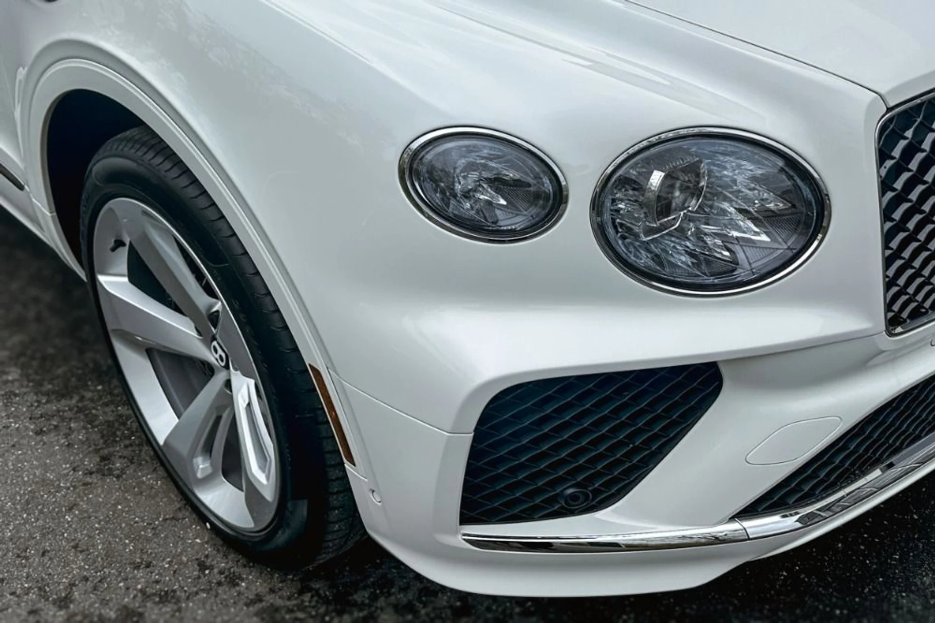 mph023_3389708684_New_2026_Bentley_Bentayga_1777900217_62b99eba74