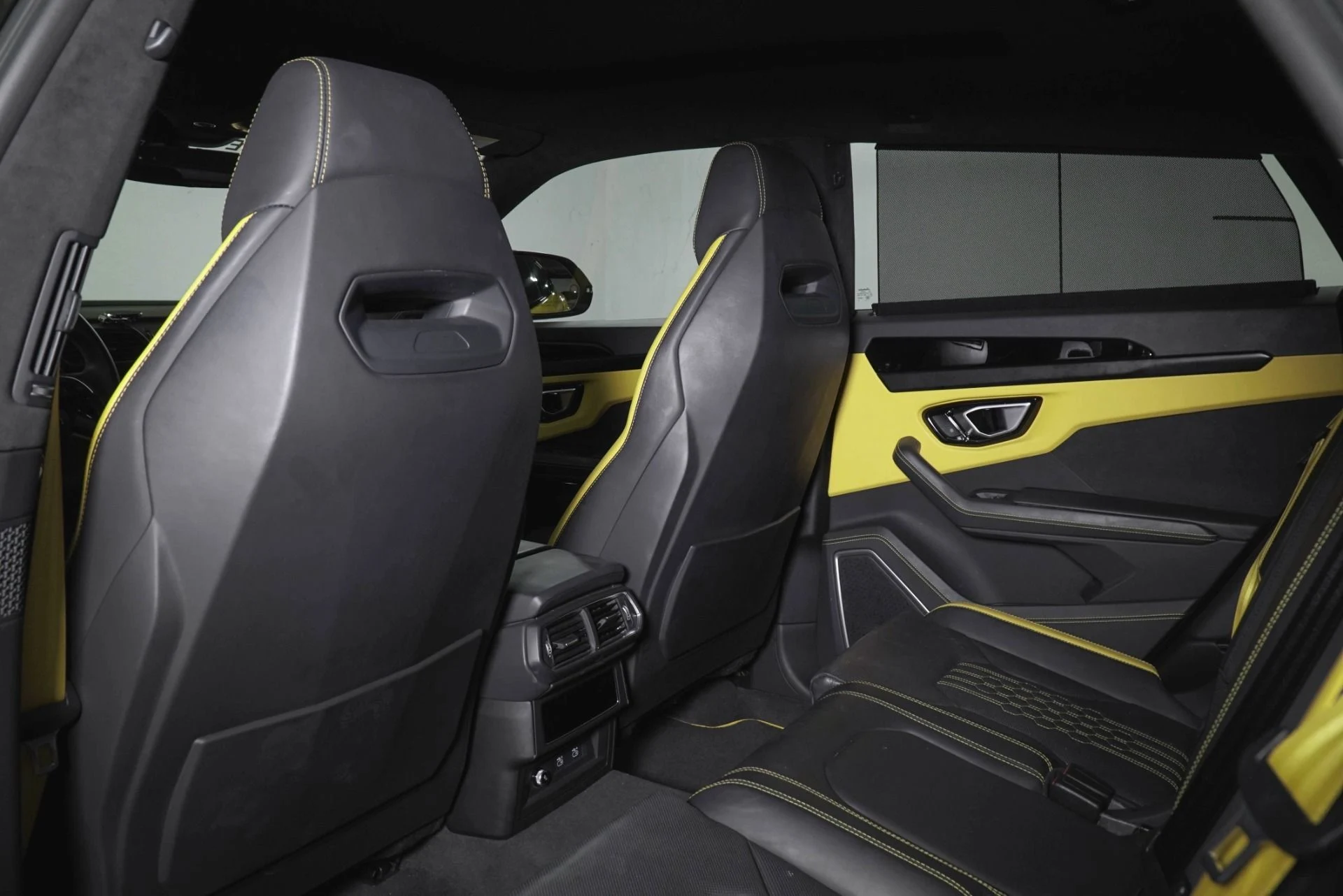 mph023_3392922887_Used_2023_Lamborghini_Urus_S_1782321107_70597b5a69