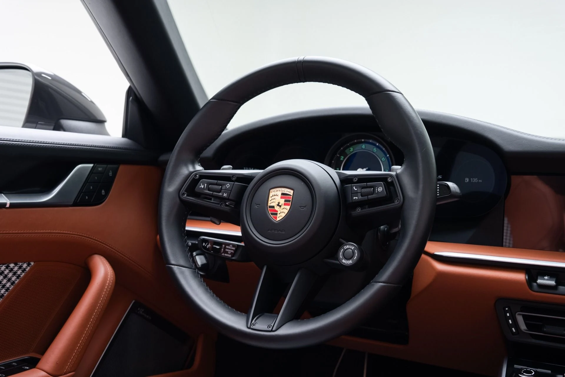 mph023_3393391573_Used_2024_Porsche_911_Turbo_S_1770940586_cf3ce64dfd