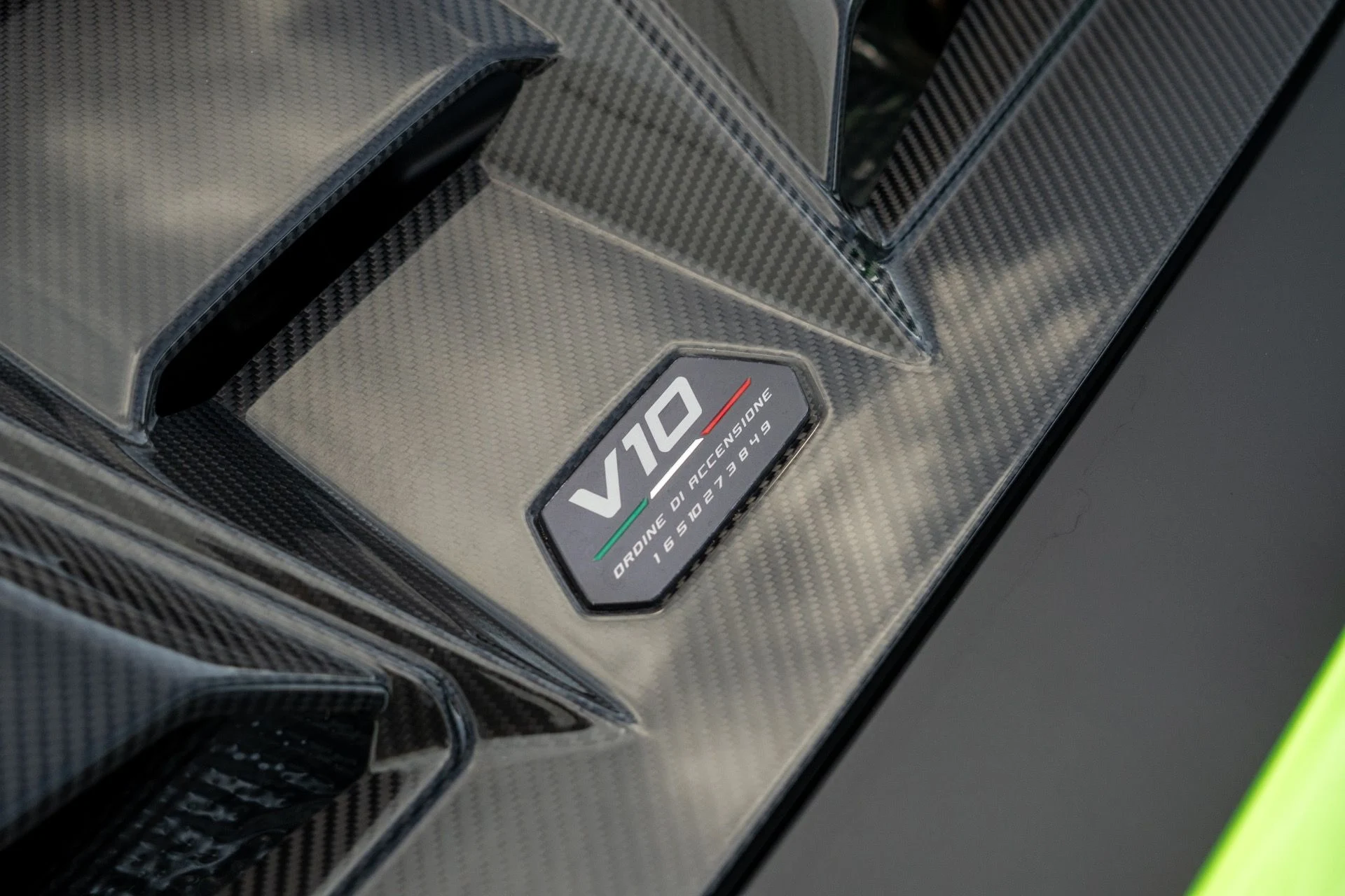 mph023_3394830678_Used_2023_Lamborghini_Huracan_Tecnica_1761058582_f84ce38a06