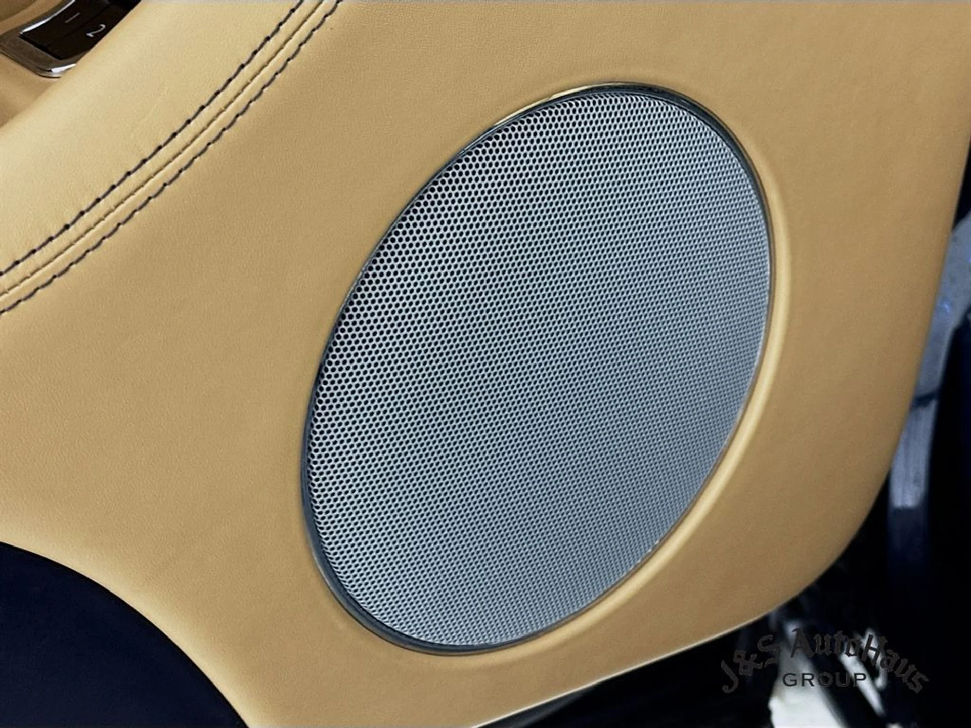 mph023_3400740119_y8ybiu4ym4nuh96692ca4e7ovow5_05dcb094a2