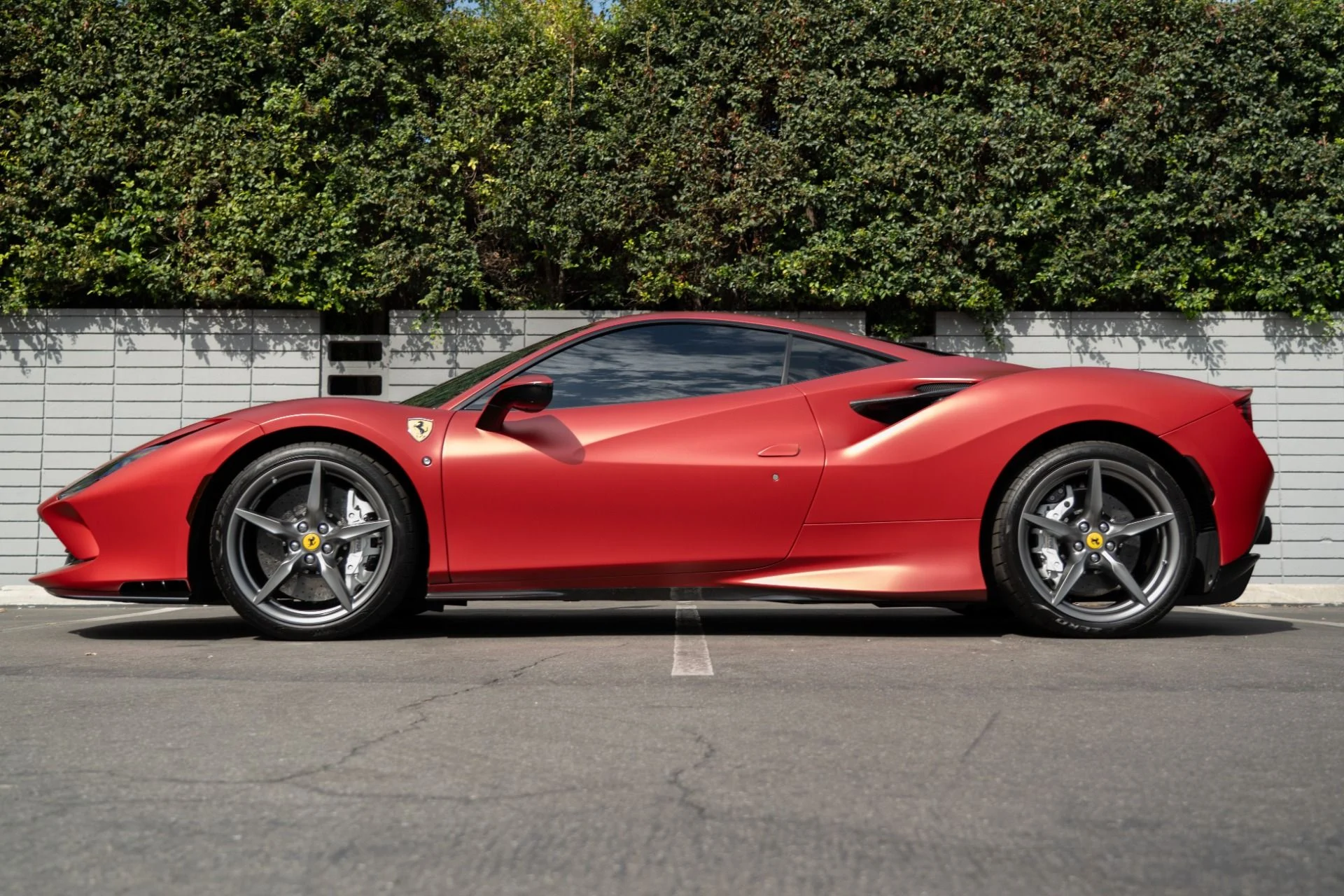 mph023_3401888198_Used_2020_Ferrari_F8_Tributo_1756838529_5bac5a25cc