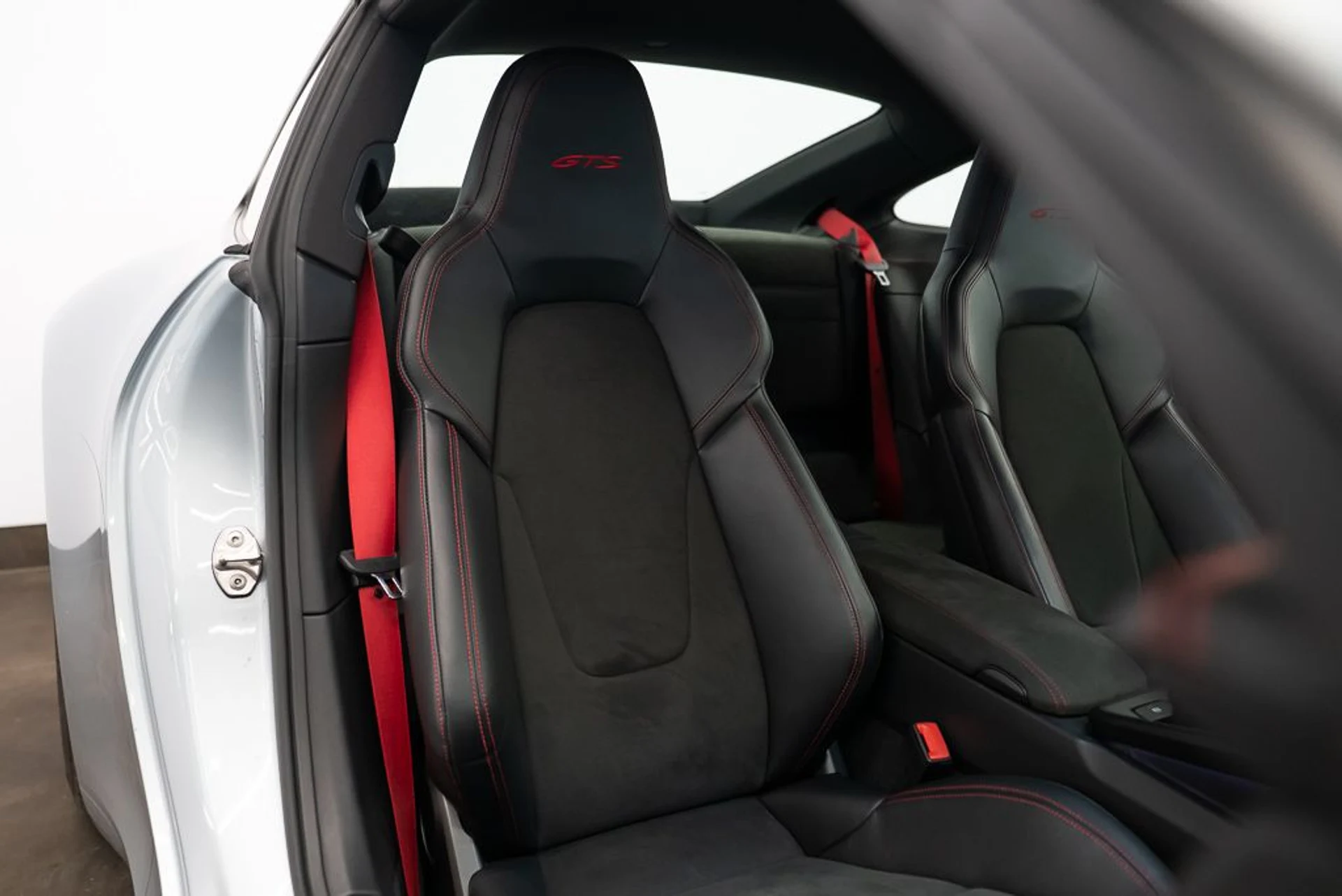 mph023_3405511414_porsche_911_2022_jpg_v_1776104274_a1ca31110a