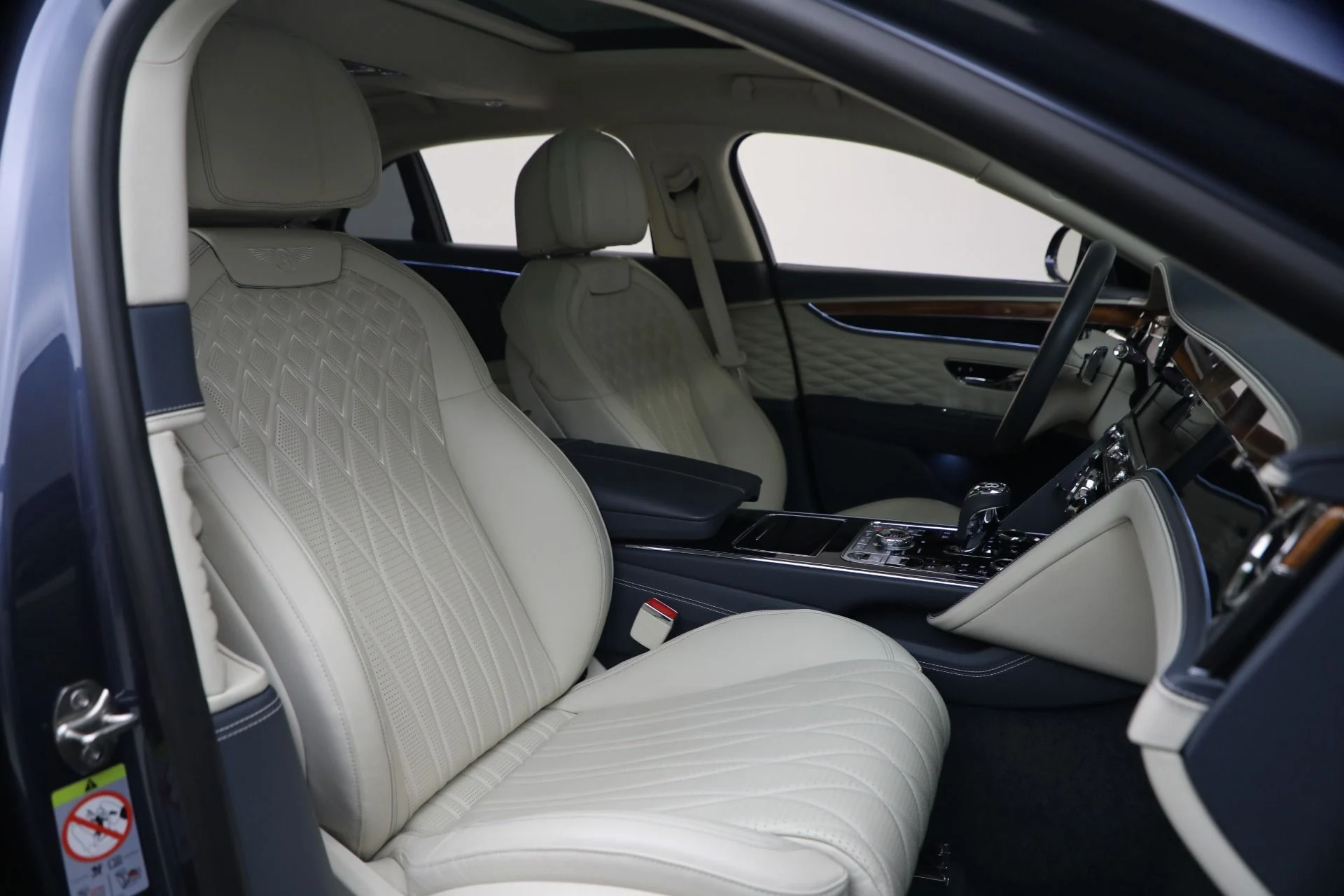 mph023_3416408975_Used_2020_Bentley_Flying_Spur_W12_1770077960_fa9ee8d1a7