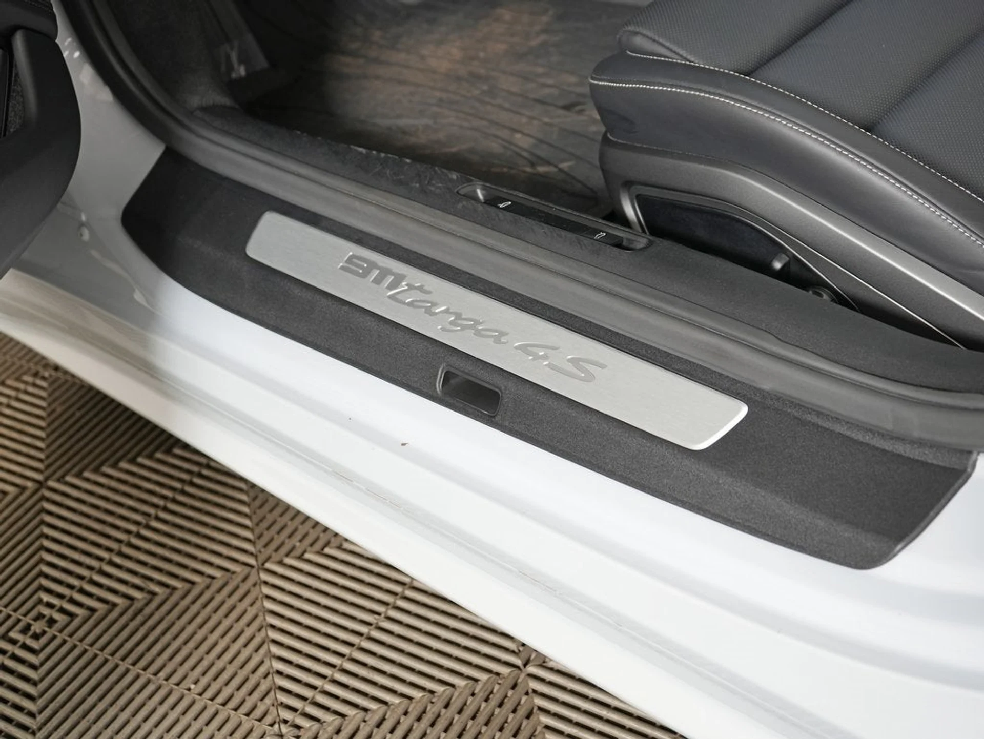 mph023_3428788194_24_68c0d181ef