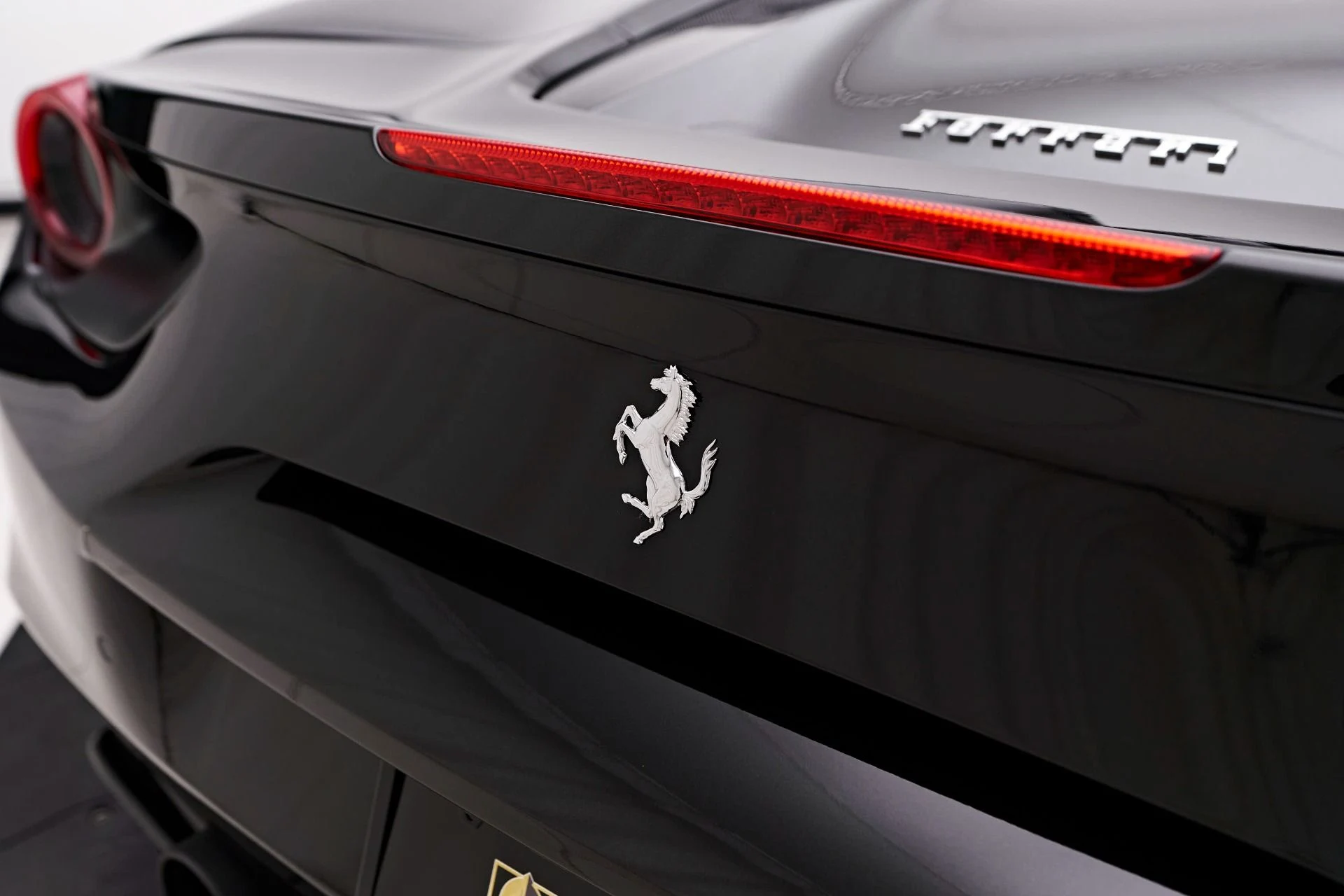 mph023_3430555184_Used_2018_Ferrari_488_Spider_Base_1717624092_ed639520e9