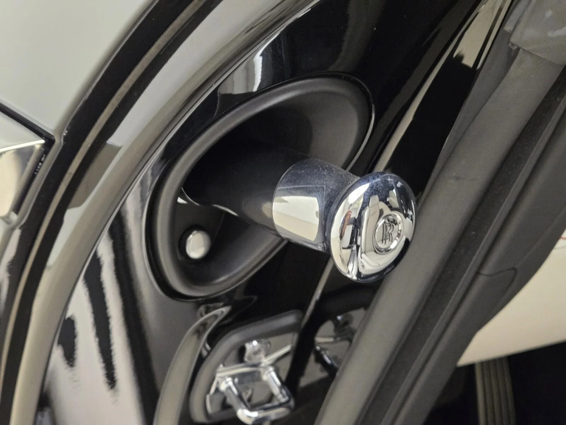 mph023_3437732994_Used_2018_Rolls_Royce_Wraith_1755931434_fd45482af9