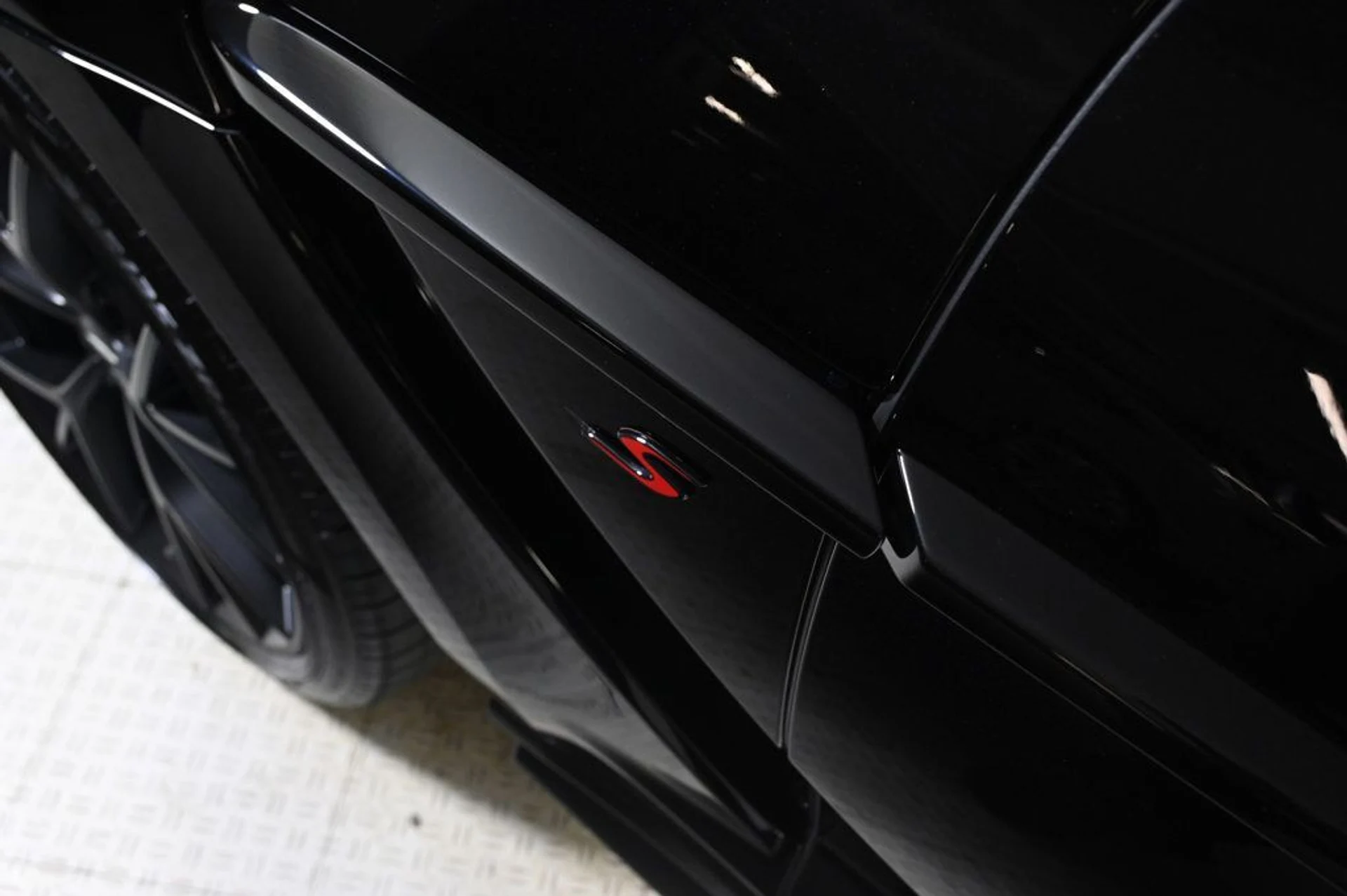 mph023_3438905917_new_2026_aston_martin_dbx_sawd_11350_22964208_24_1024_04aa680ec3