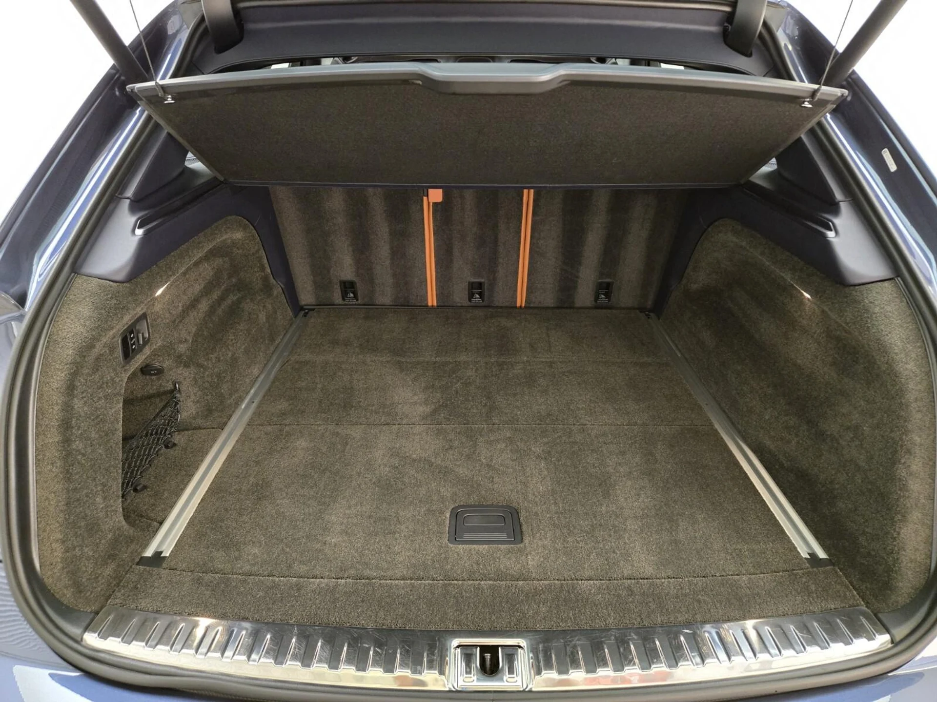 mph023_3440837889_Used_2022_Bentley_Bentayga_V8_1770273847_64a56ba54b