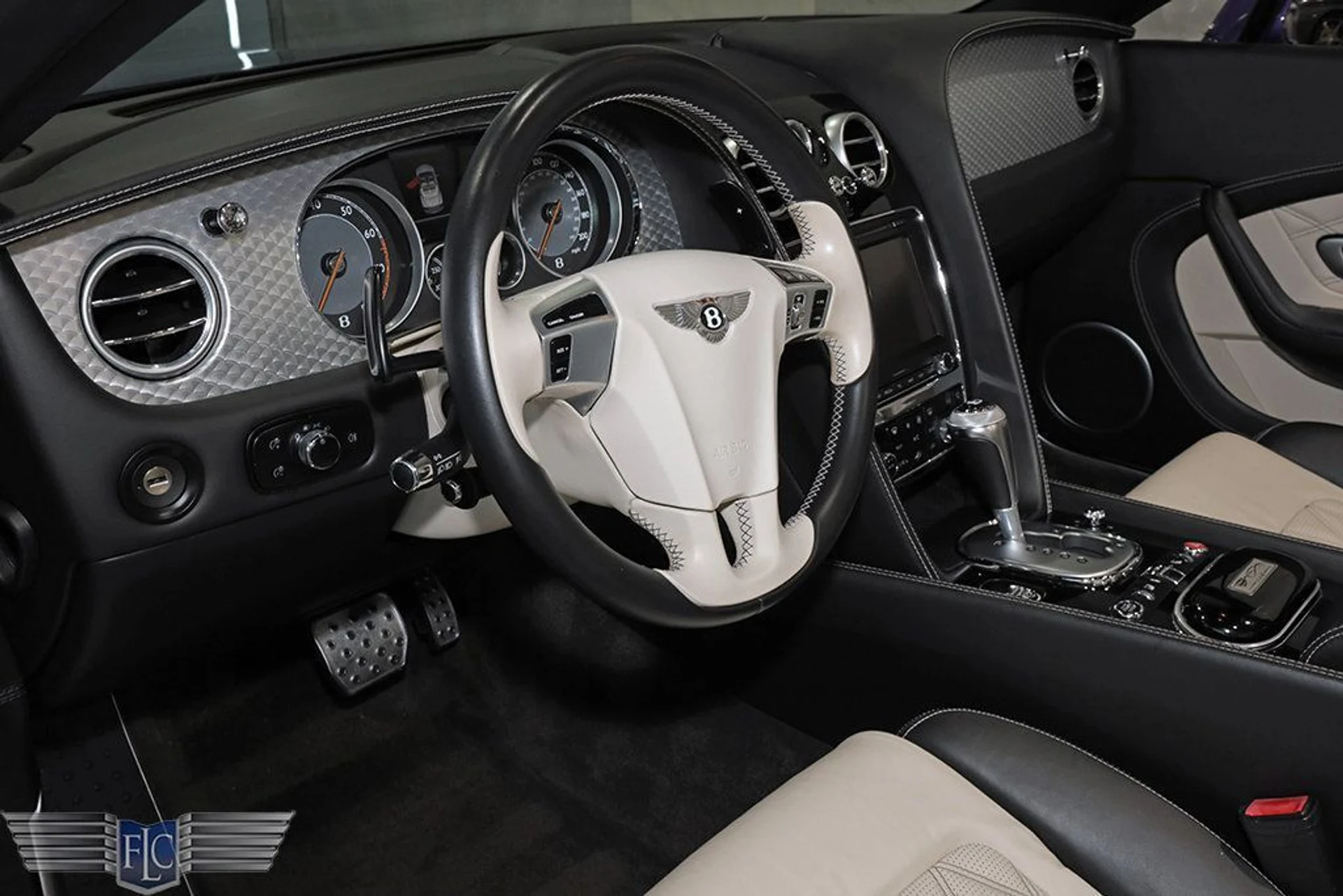 mph023_3442854965_used_2013_bentley_continental_gt_v8_gtcv8convertible_9689_22957223_24_1024_fba0308727