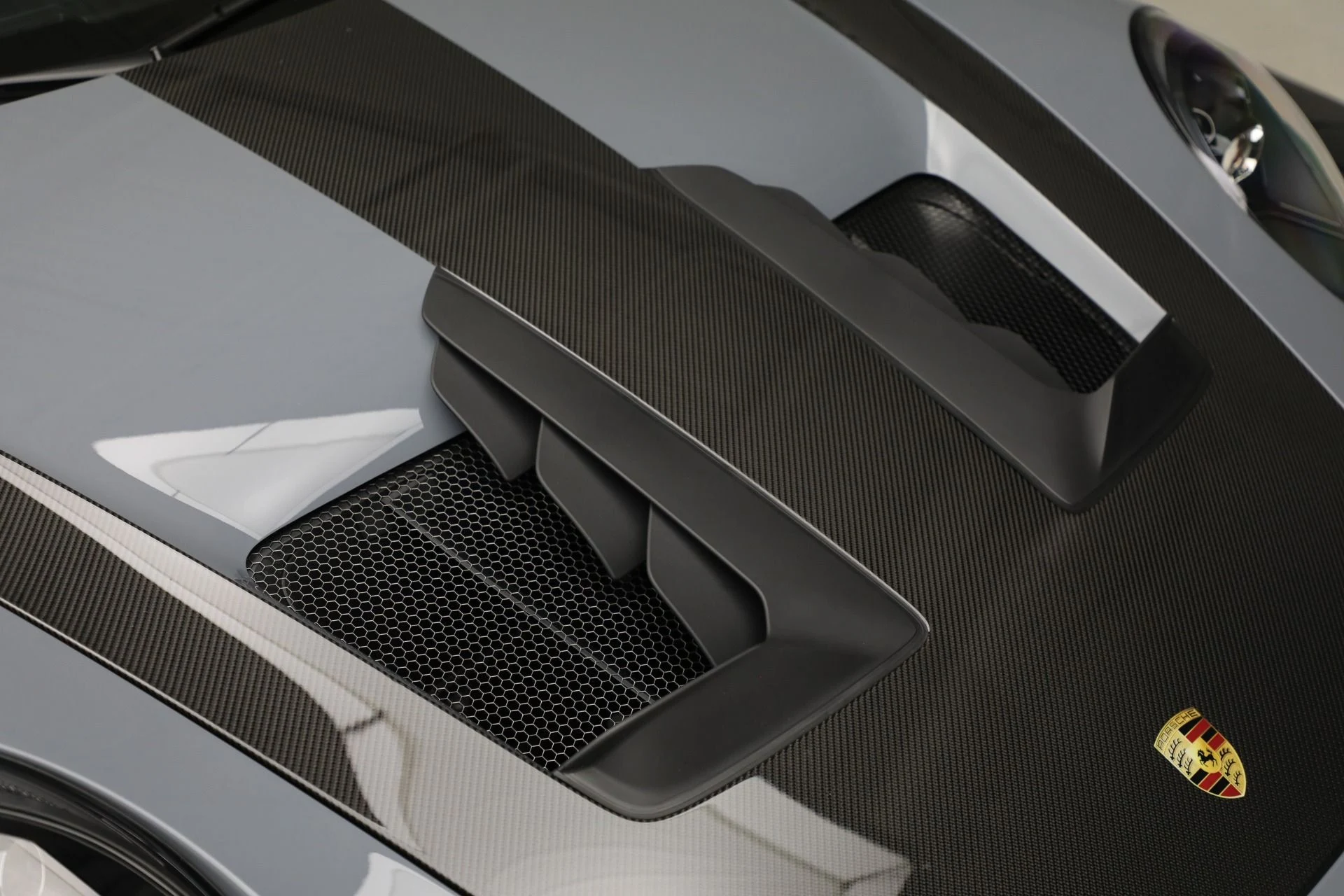 mph023_3444592368_Used_2025_Porsche_911_GT_3_RS_1763491935_1589518194