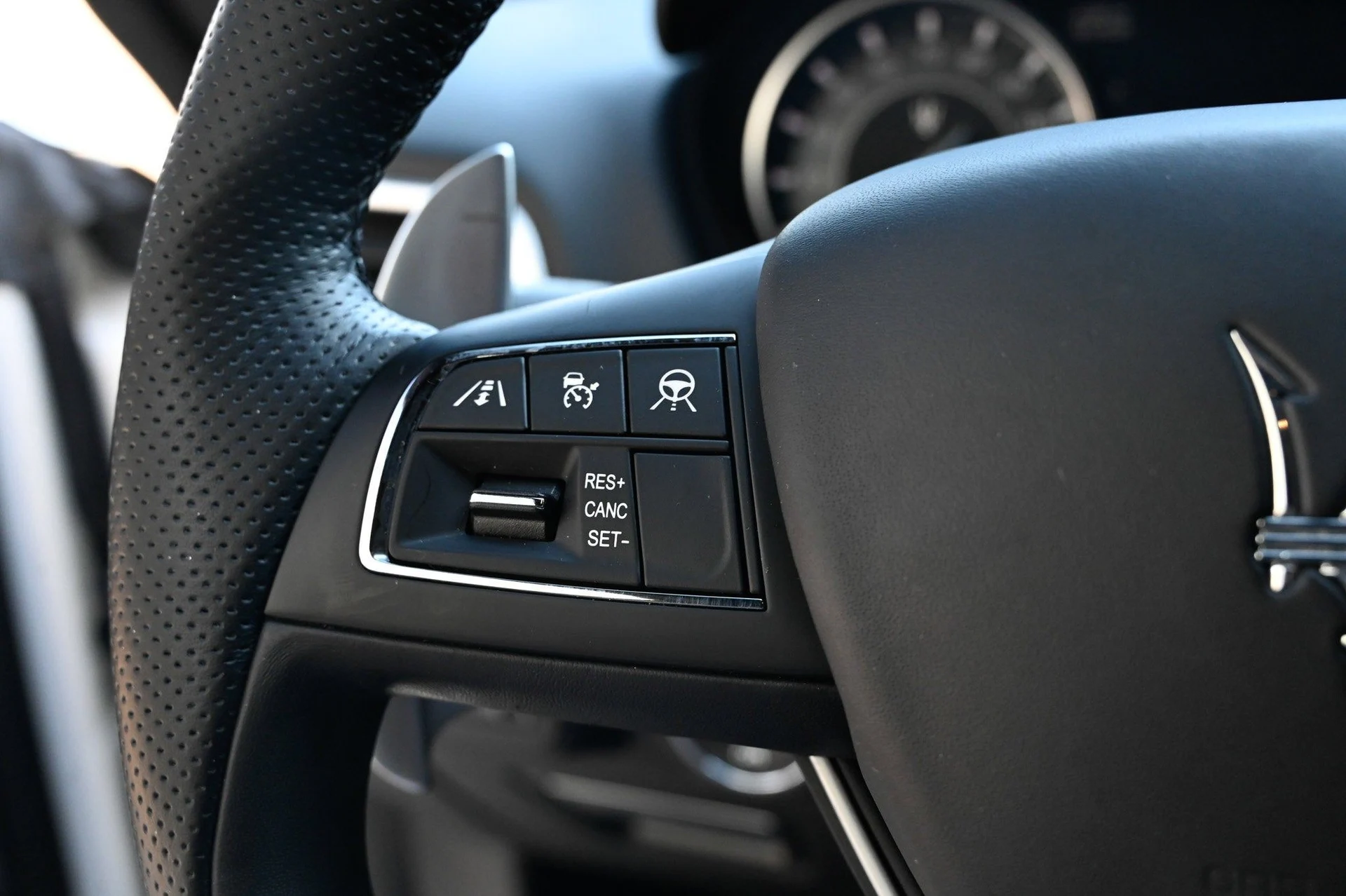 mph023_3445380605_2ca9c25ed2934e009ad8cea298e445d5_18a275bb57