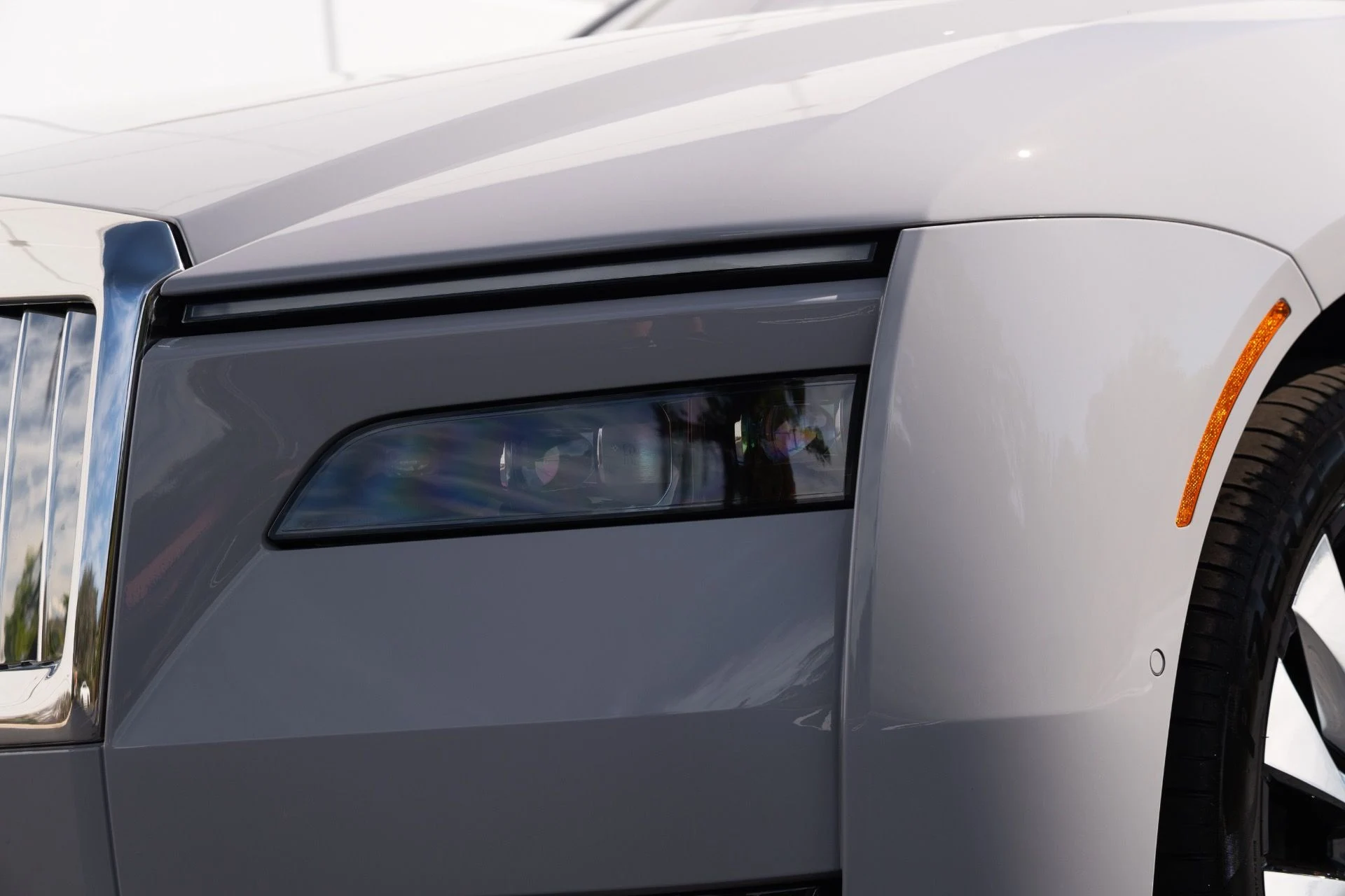 mph023_3454650423_Used_2024_Rolls_Royce_Spectre_1772250917_ffcdc5f256