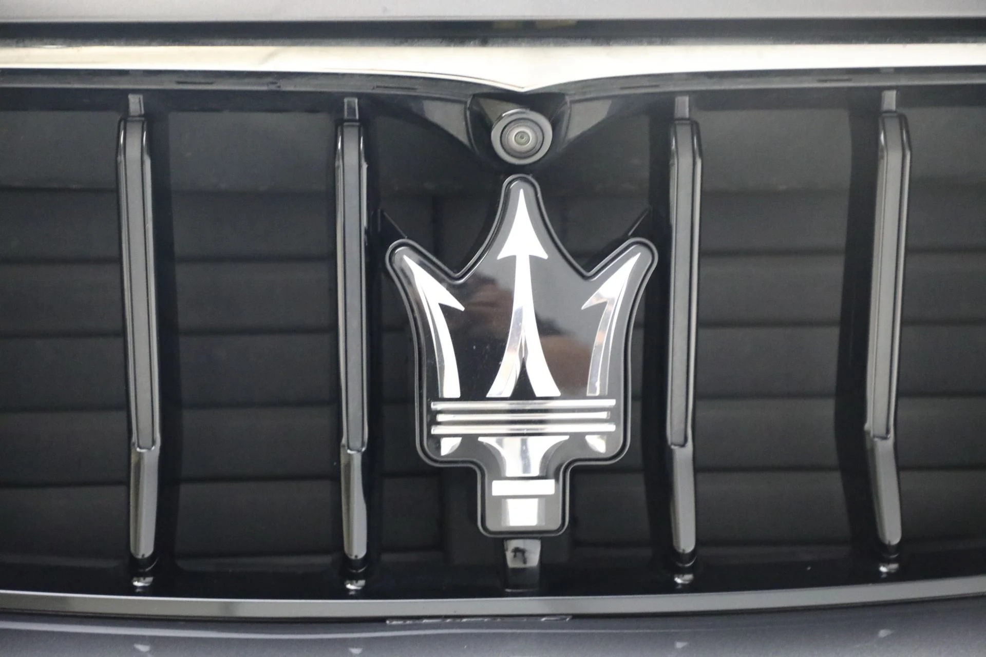 mph023_3460716471_Used_2022_Maserati_Levante_GT_1762382447_1b42caf1d6