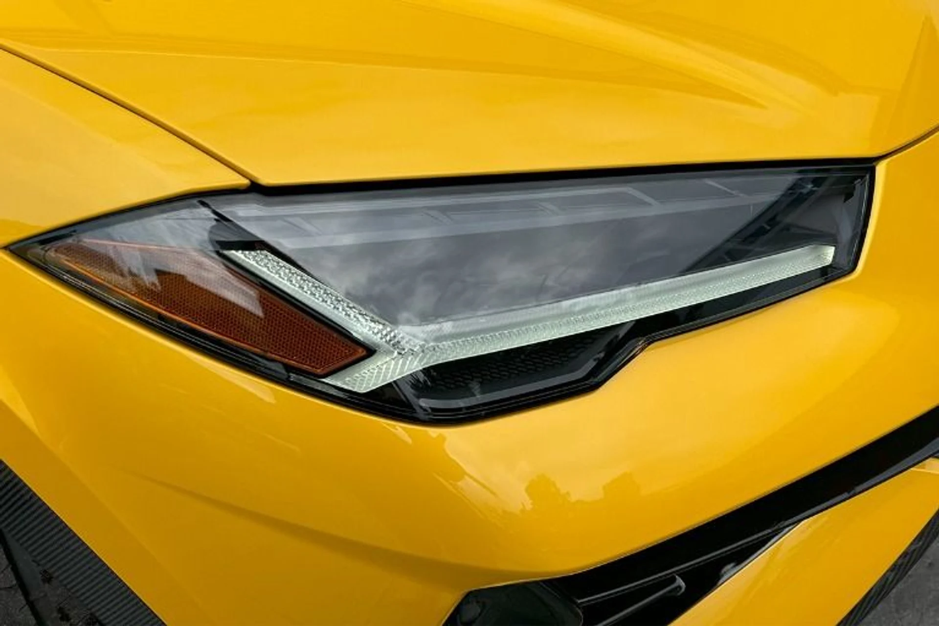 mph023_3468240193_Used_2024_Lamborghini_Urus_Performante_1737405766_8efba346d7