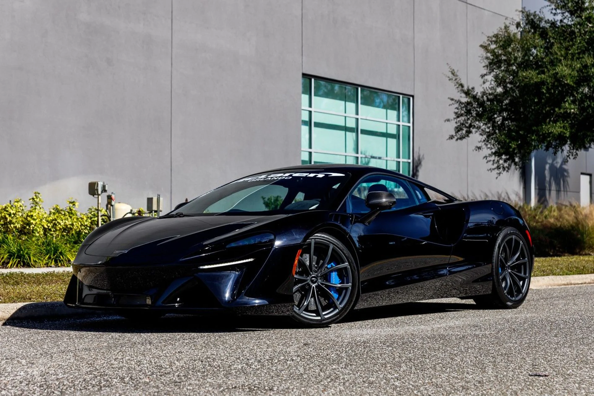 mph023_3470257455_396_p24_l_be01c93211